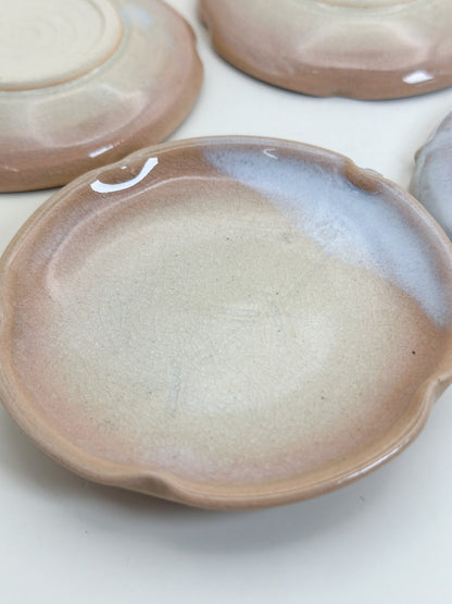 TB373 - Hagi-yaki plates by Tenpōzan 天鵬山
