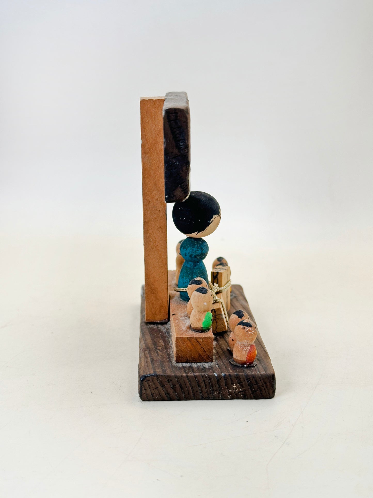 K10208 - Omiyage Kokeshi of Twenty-Four Eyes 二十四の瞳