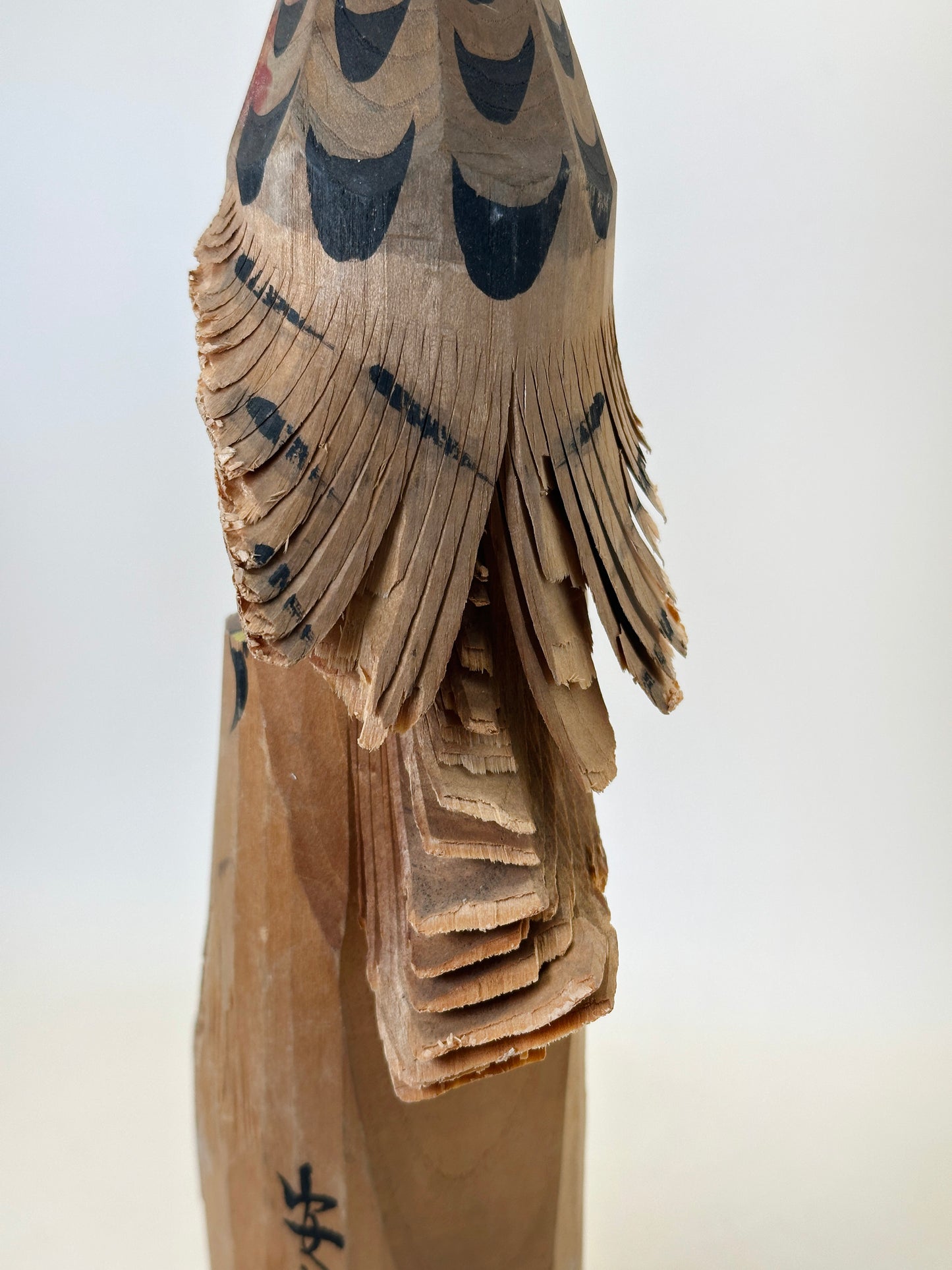 K25147 - Omiyage Sasano Ittōbori Hawk 笹野一刀彫 鷹