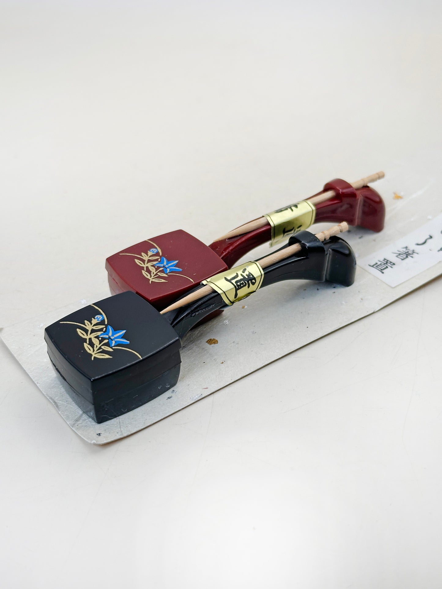 TB233 - Apoyapalillos y palillos de dientes 三味線