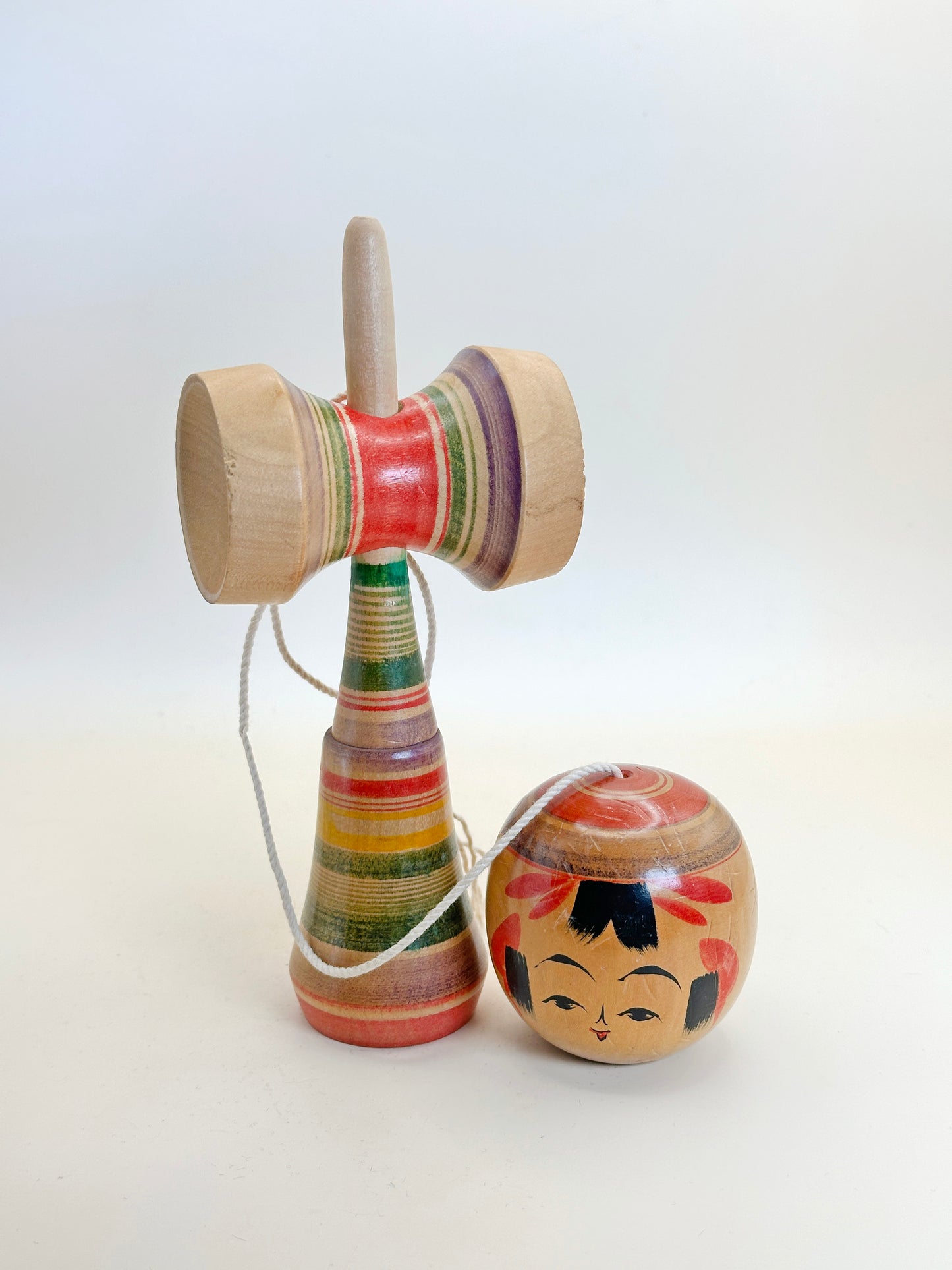 K20104 -  Folk Toy Kokeshi kendama ケン玉