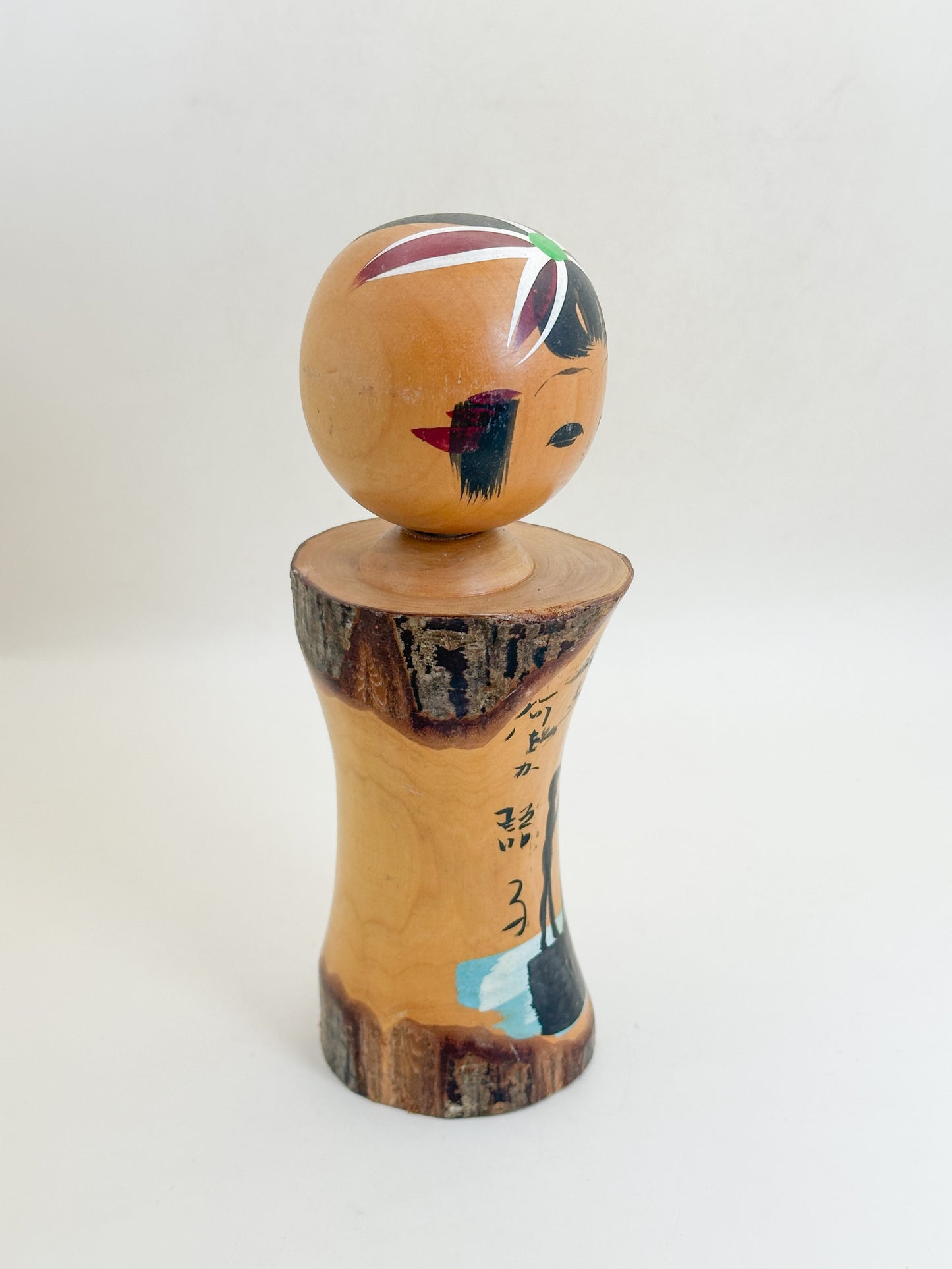 K18171 - Omiyage Kokeshi from Lake Towada 十和田湖
