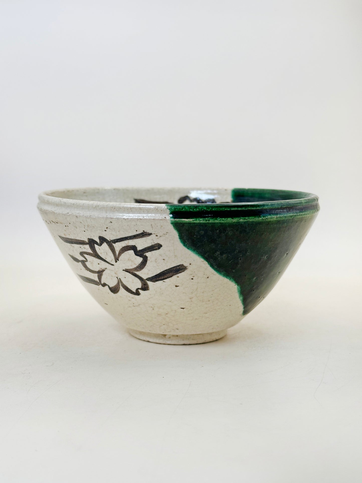 TC88 - Bol à matcha chawan d'Oribe-yaki 織部焼