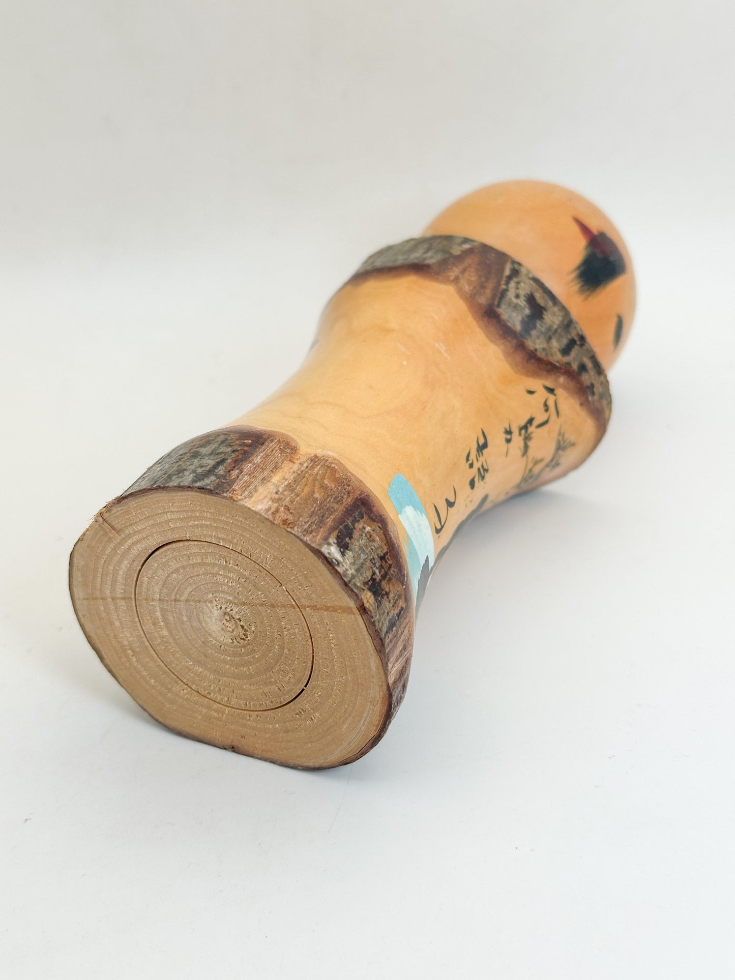 K18171 - Omiyage Kokeshi from Lake Towada 十和田湖