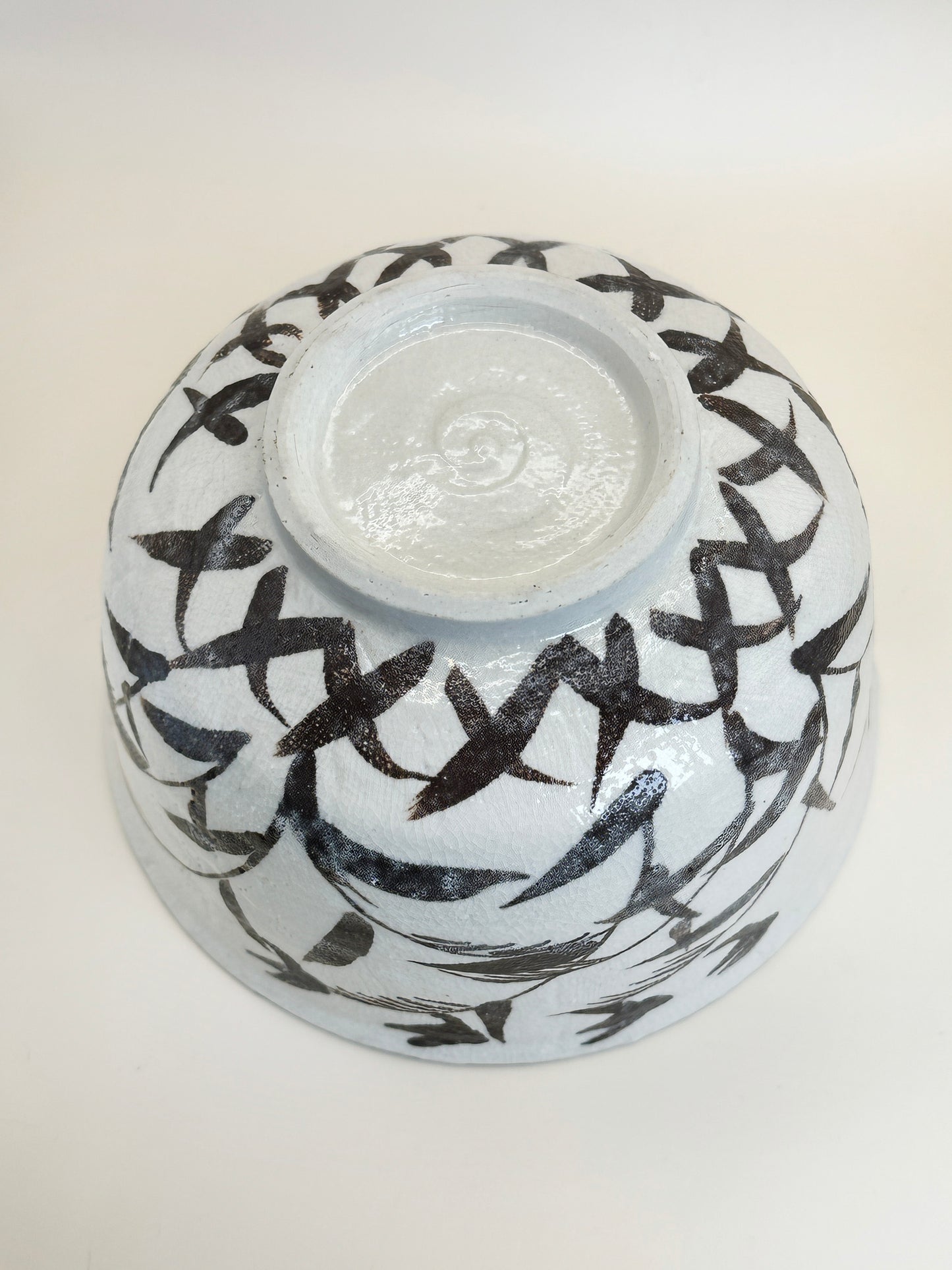 TB116 - Large Akazu-yaki Bowl by Ryūsen 赤津焼