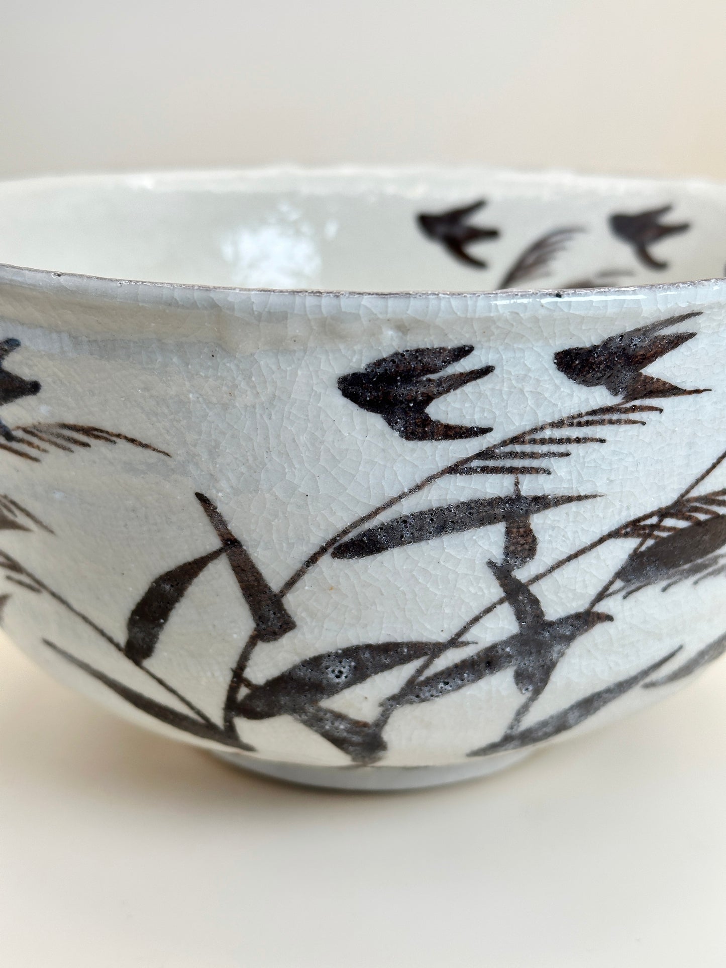 TB116 - Large Akazu-yaki Bowl by Ryūsen 赤津焼