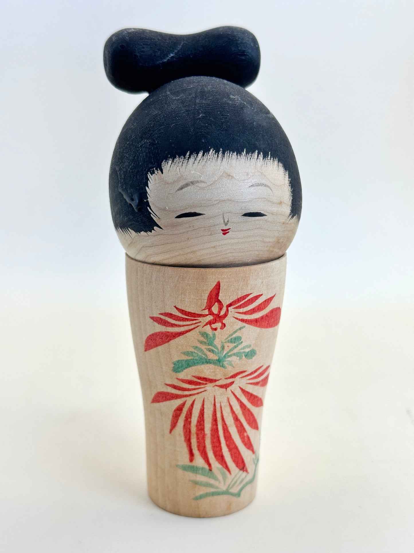 K15102 - Sosaku Shingata Kokeshi by Yoshio 良雄