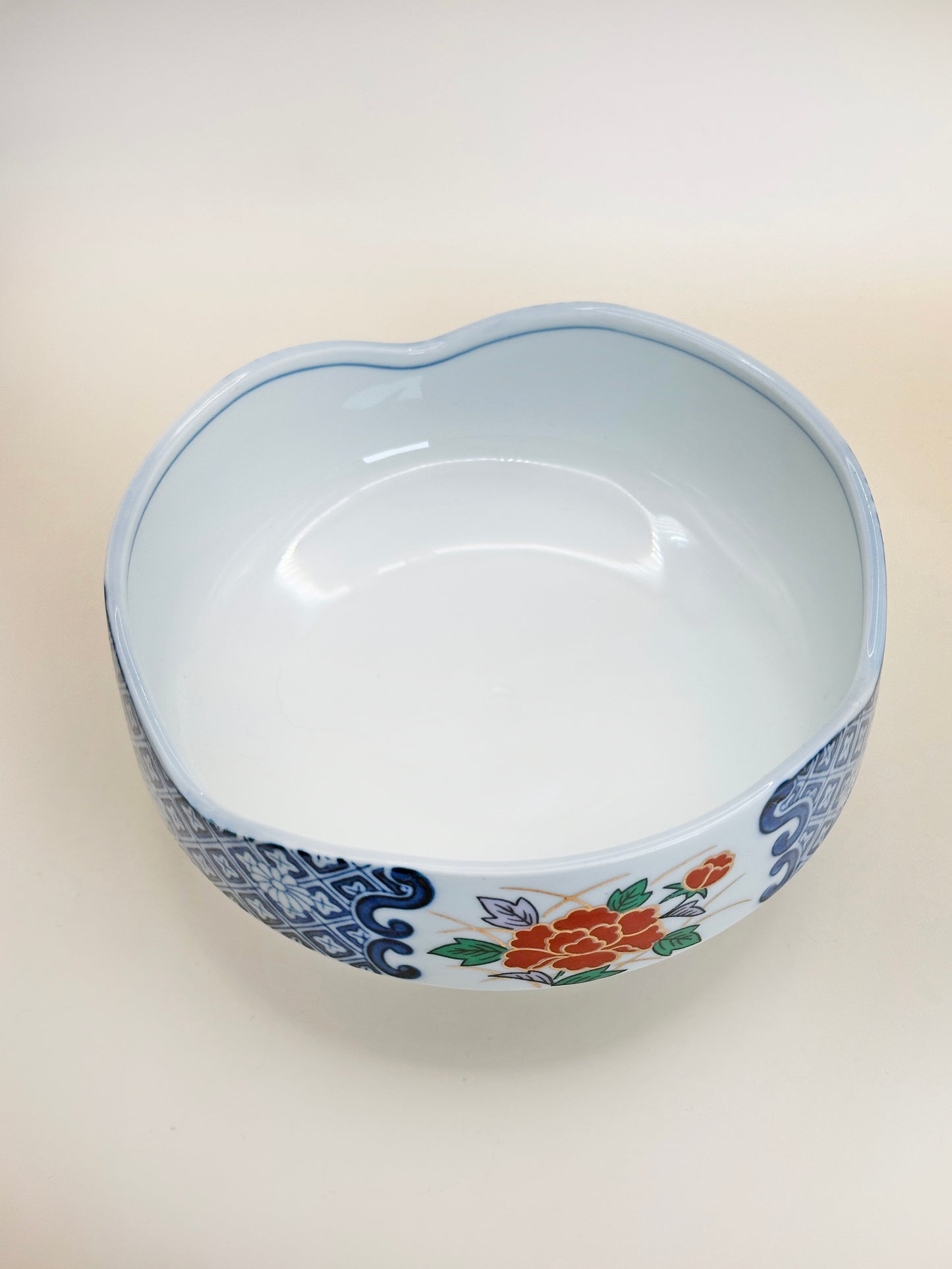 TB191 - Large Bowl of Arita-yaki 有田焼