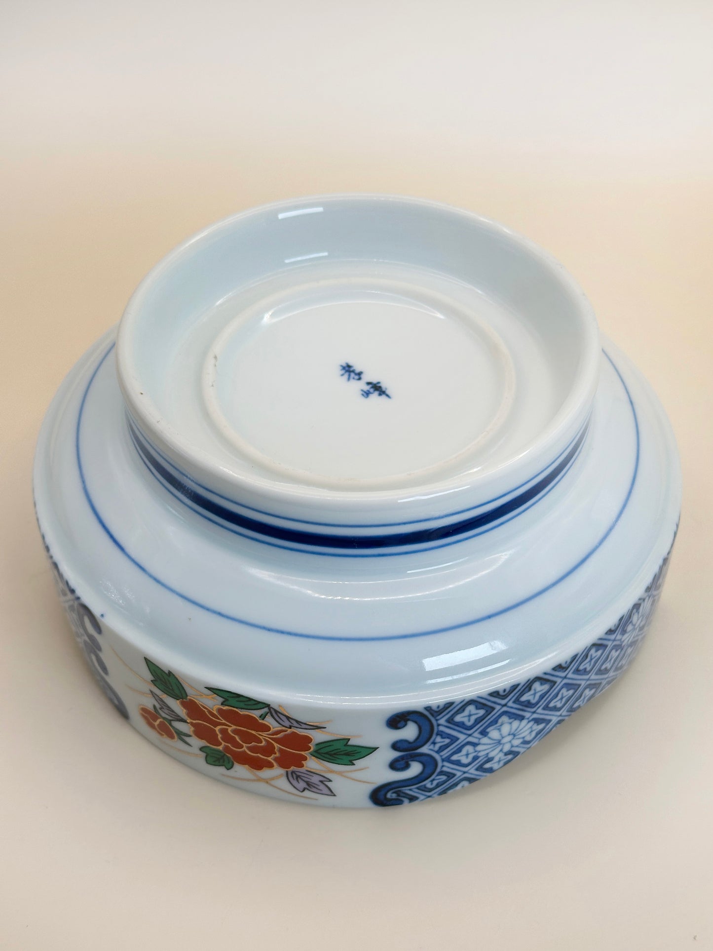TB191 - Large Bowl of Arita-yaki 有田焼