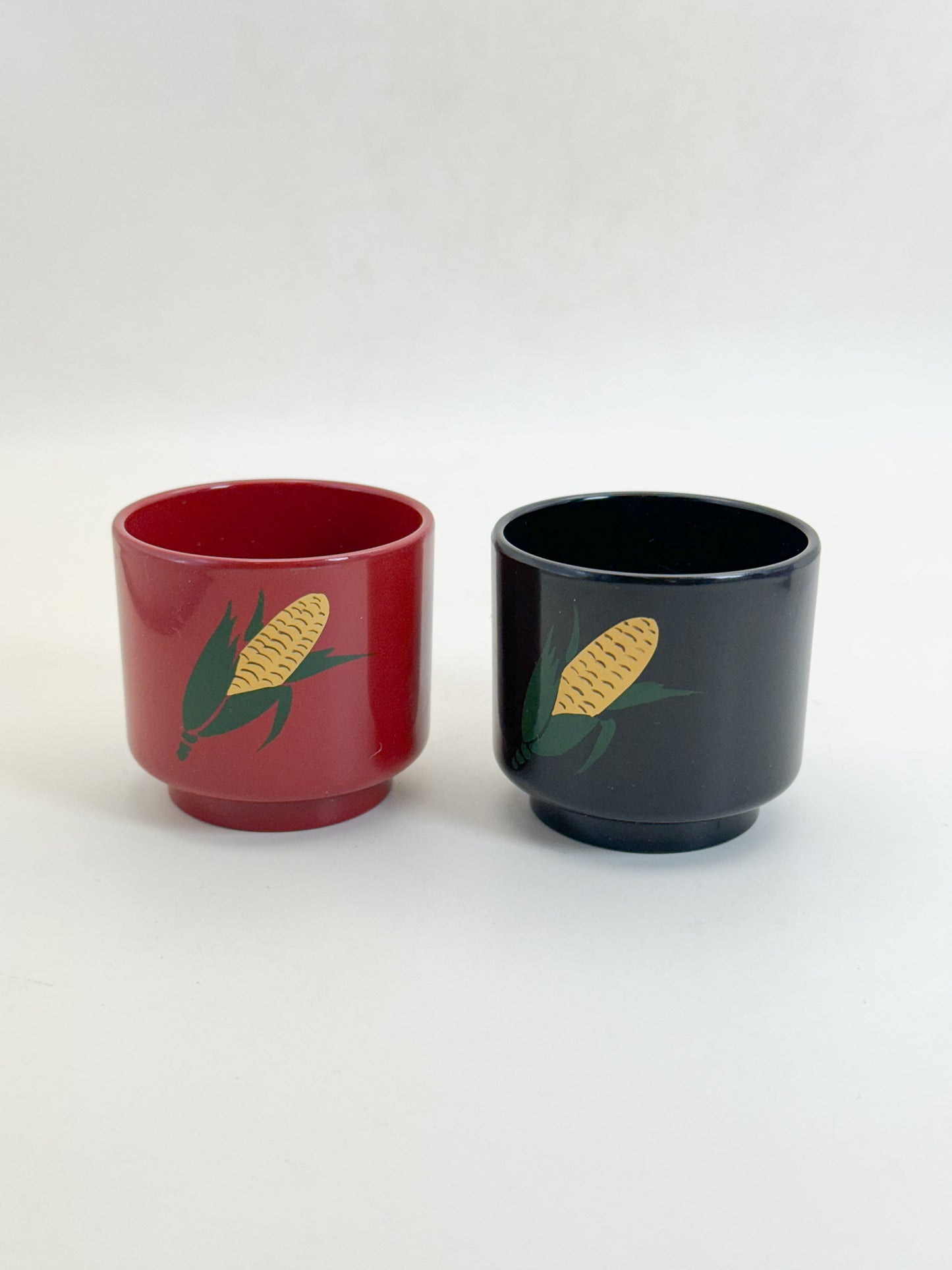TB390 - Wajima-nuri sake cups 輪島塗