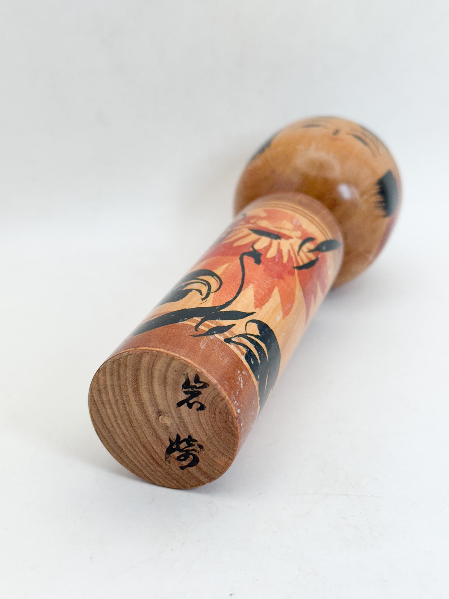 K18175 - Shingata Kokeshi by Tadashi Iwasaki 岩崎忠