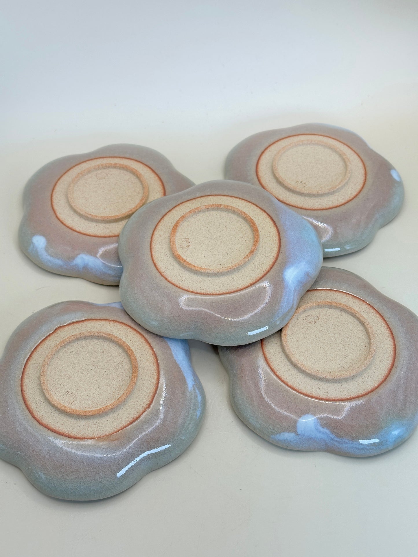 TB125 - Set of Hagi-yaki Plum Blossom Small Plates by Tenpōzan 天鵬山