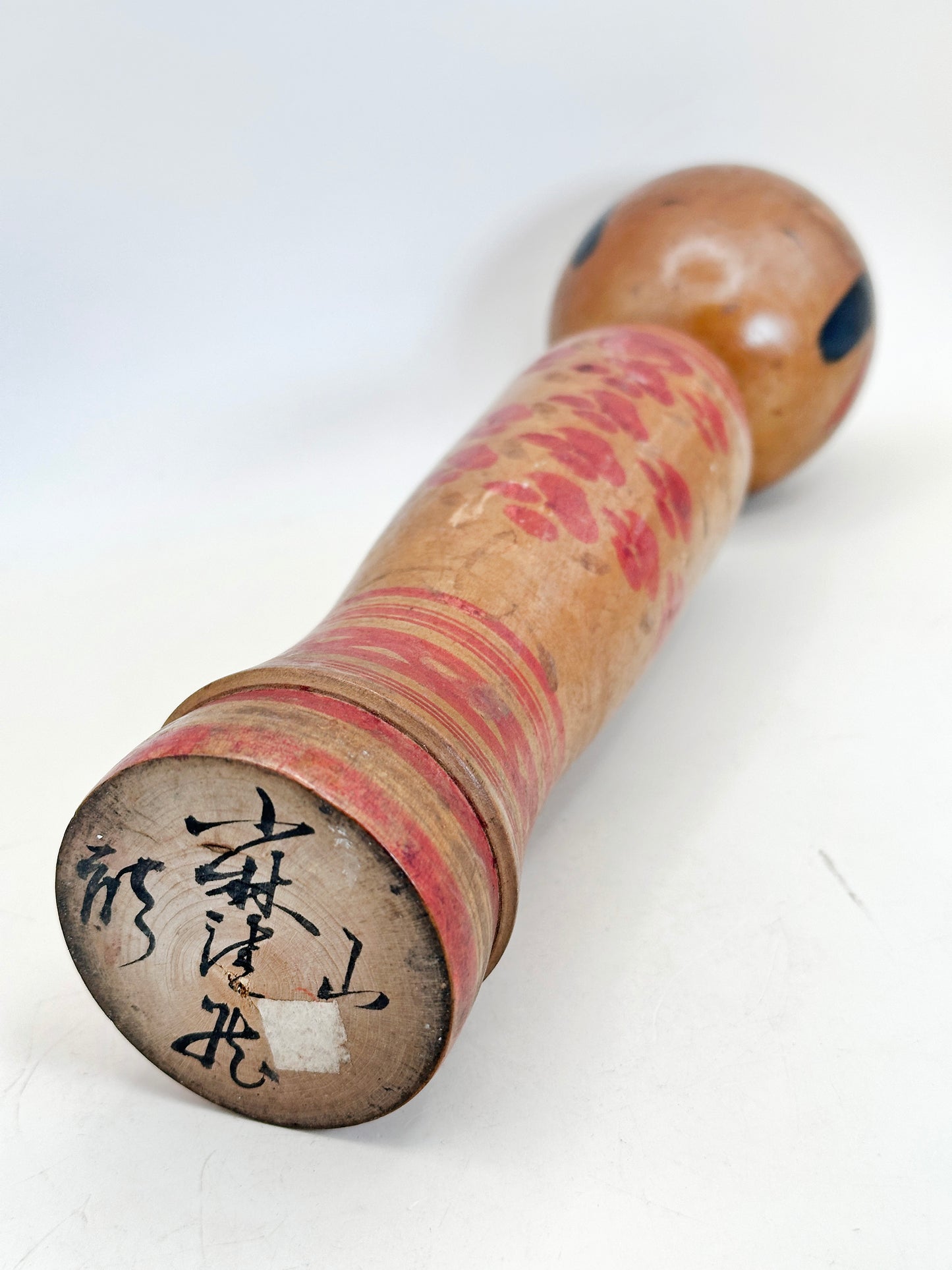 K25087 - Traditional Yamagata kokeshi by Kobayashi Seizō 小林清蔵