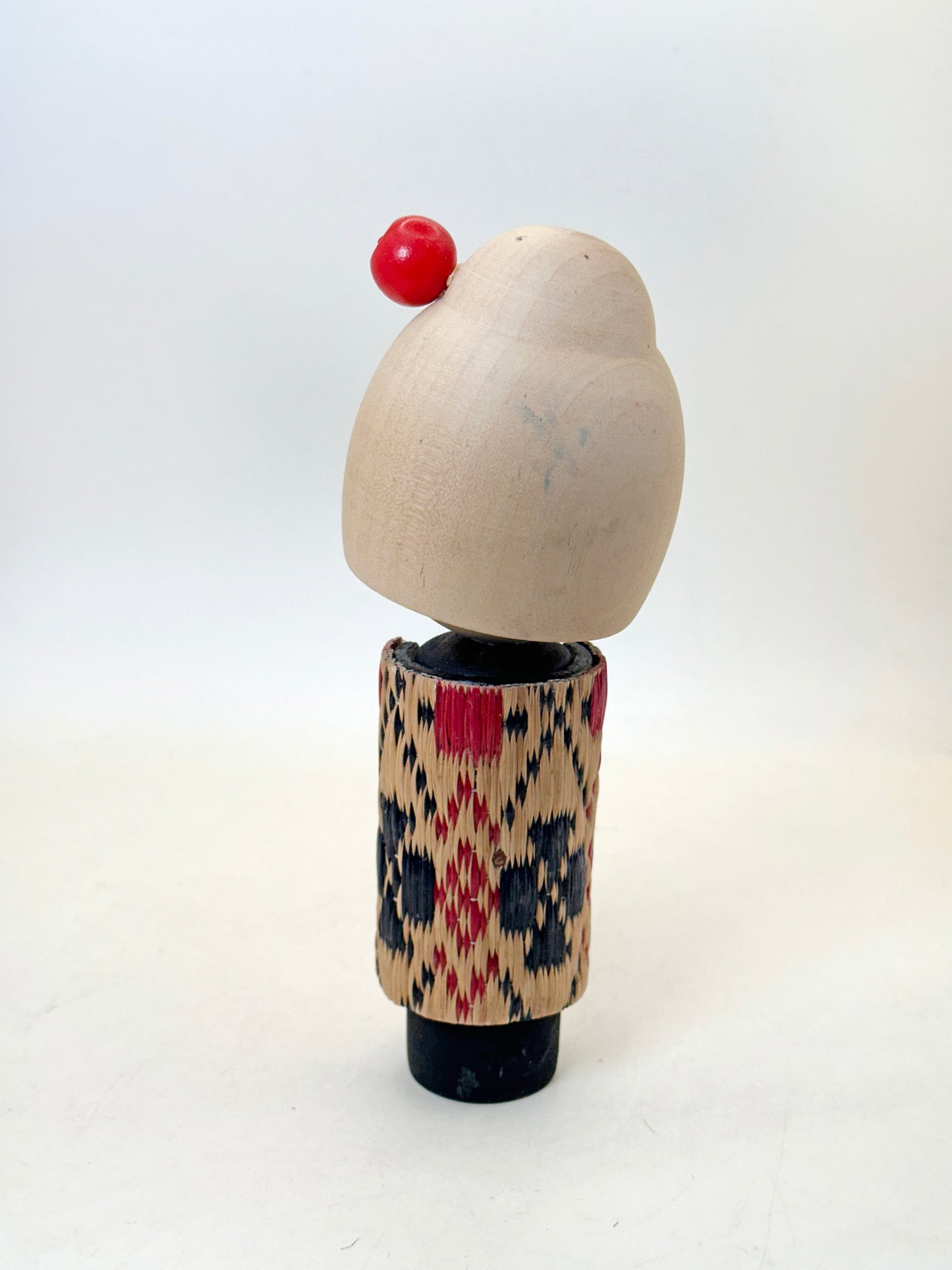 K15146 - Sosaku kokeshi by Sōgen 草玄