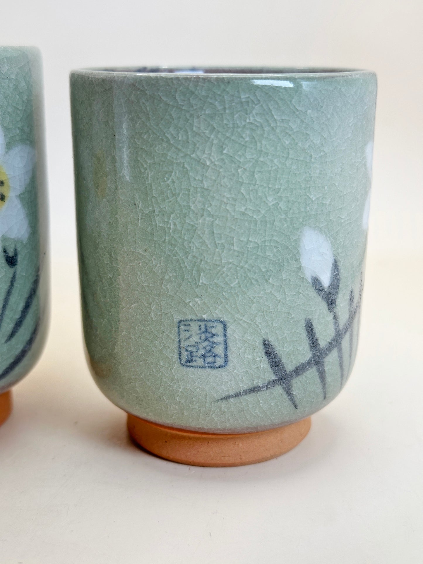 TB130 - Yunomi Tea Cups - Water narcissus 水仙