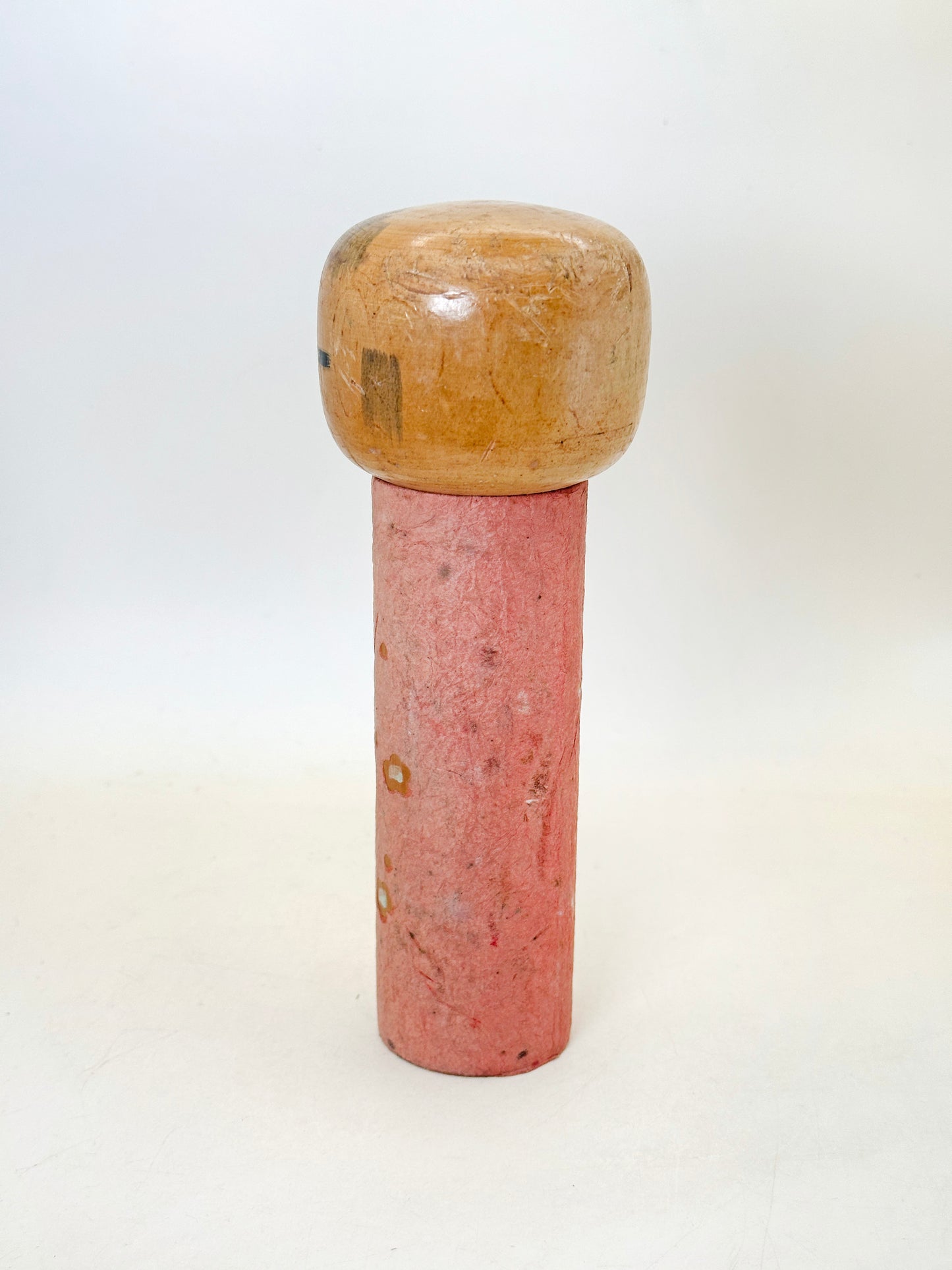 K18149 - Sōsaku kokeshi de Eiko Shibata 柴田栄子
