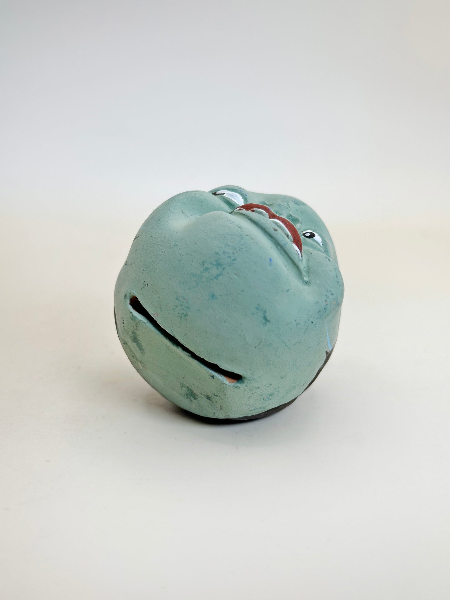 CB123 - Sado no Oni - Demon Dorei Clay Bell – 佐渡の鬼 土鈴