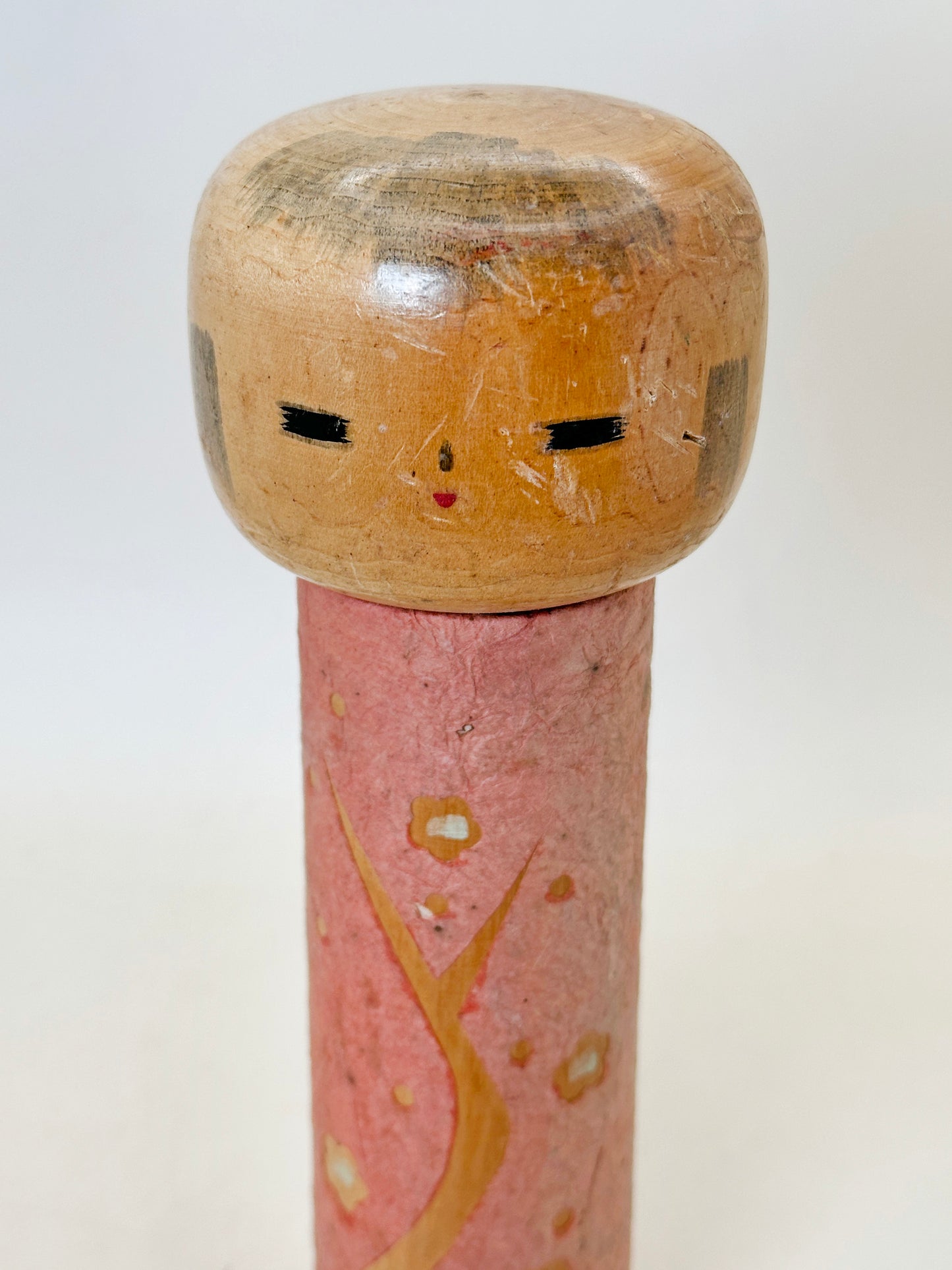 K18149 - Sōsaku kokeshi de Eiko Shibata 柴田栄子