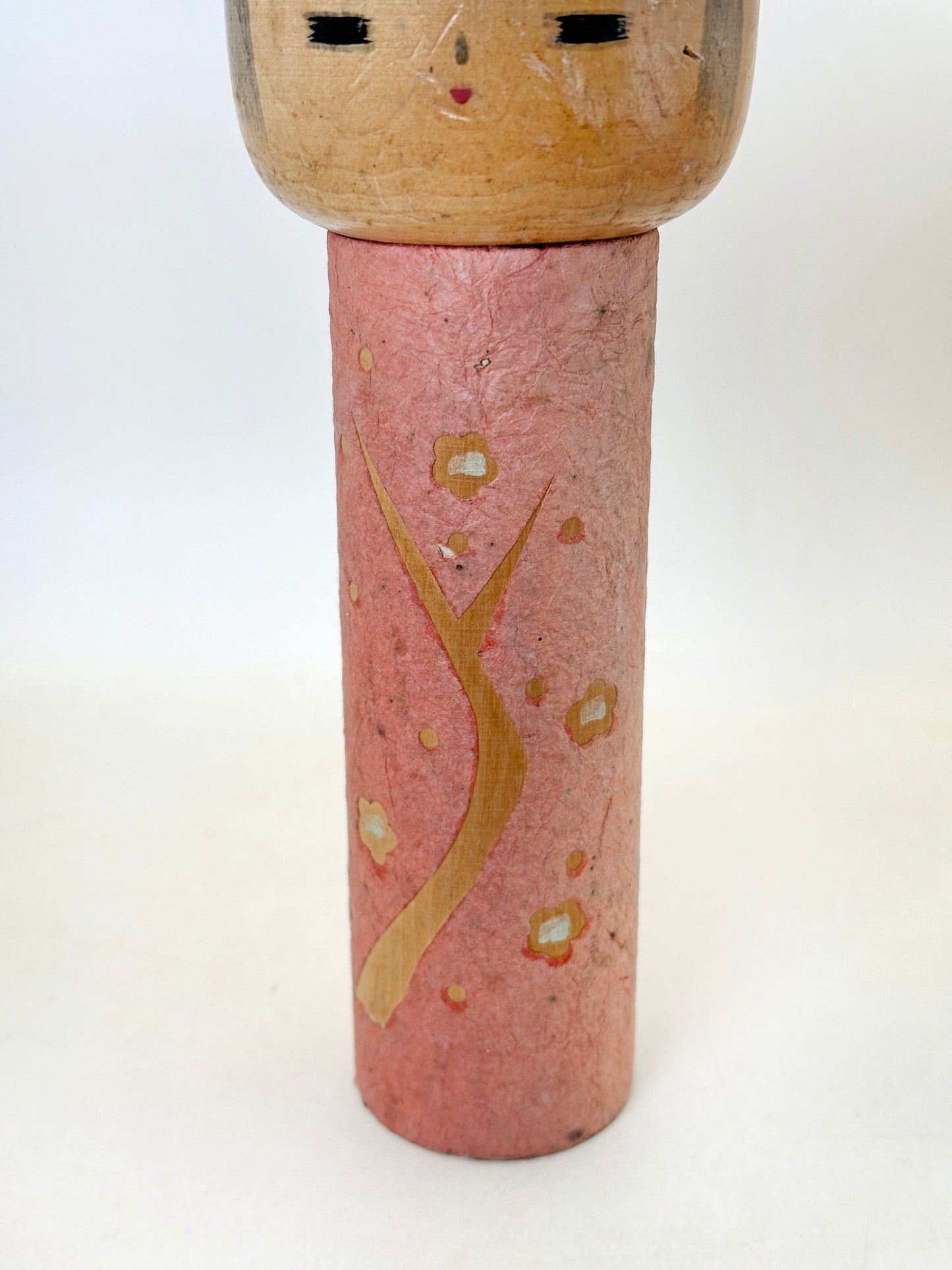 K18149 - Sōsaku kokeshi de Eiko Shibata 柴田栄子