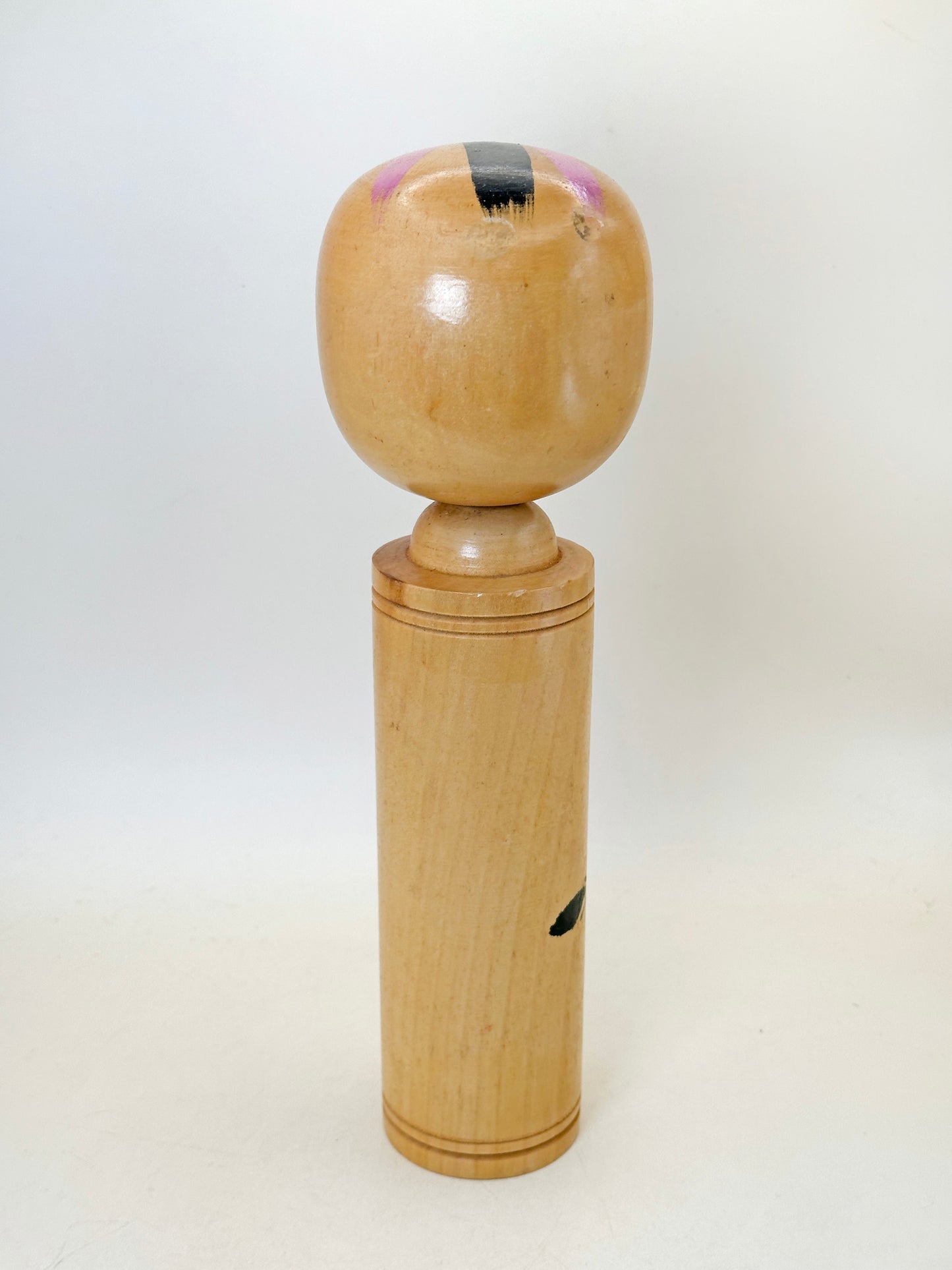K25156 - Sōsaku Kokeshi de Takahashi Hashime 髙橋はしめ