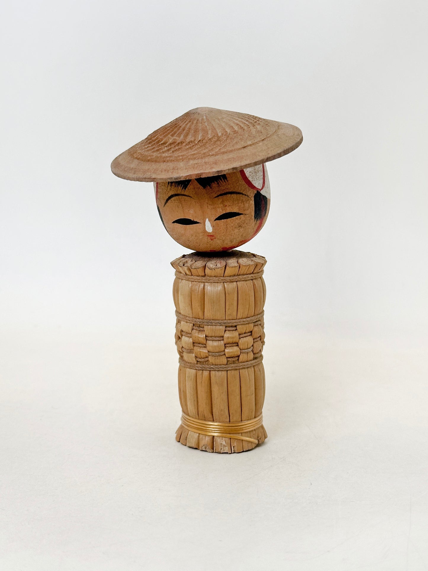 K10212 - Kokeshi Omiyage de vid yamabudō 山葡萄