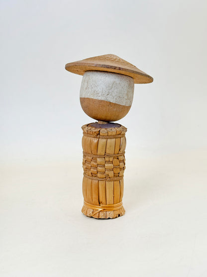 K10212 - Kokeshi Omiyage de vid yamabudō 山葡萄