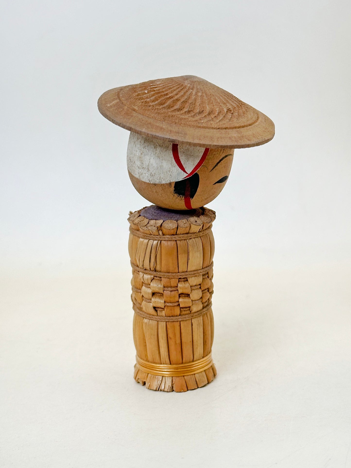K10212 - Kokeshi Omiyage de vid yamabudō 山葡萄
