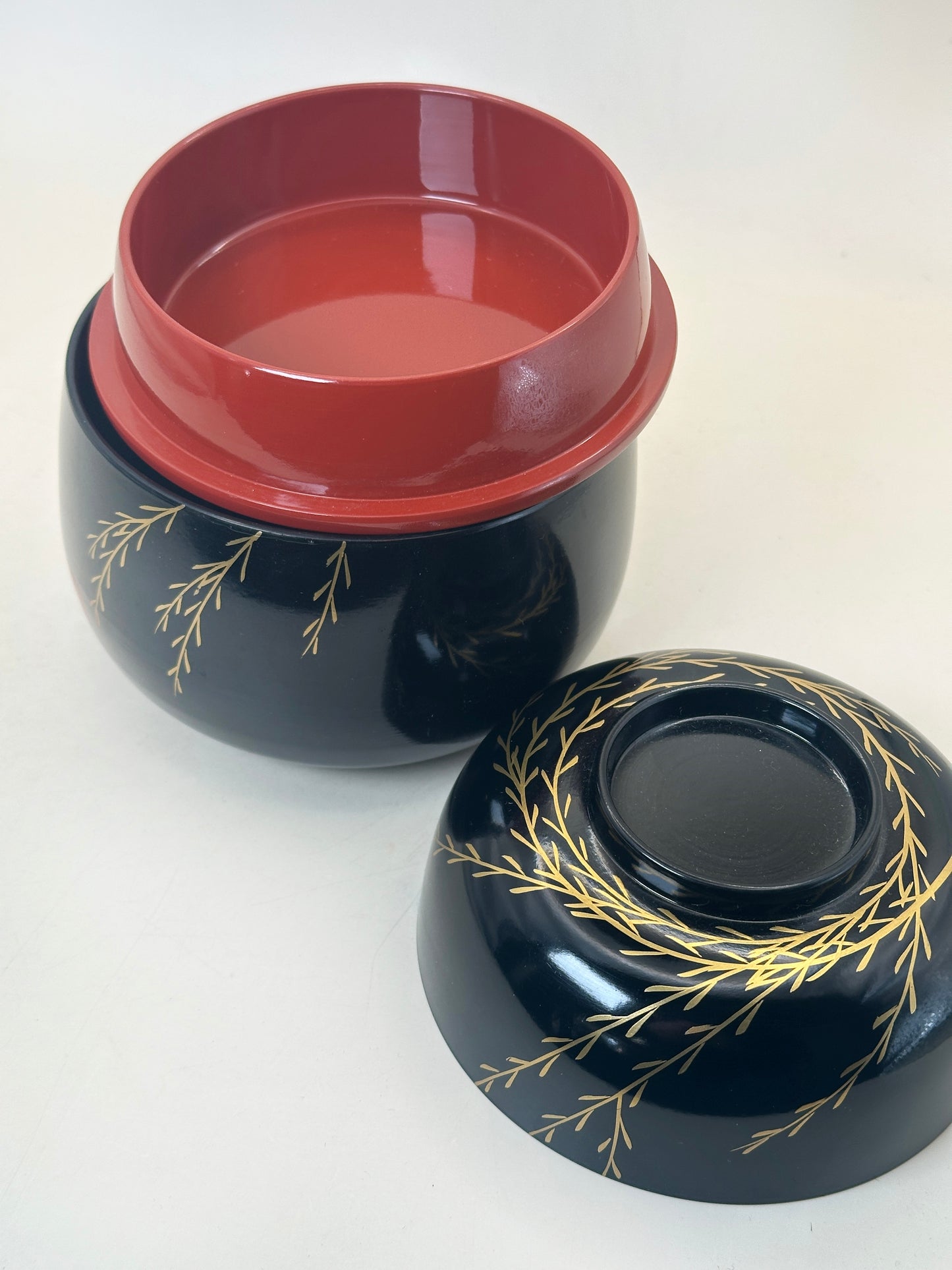 TB251 - Cuenco lacado Wajima-nuri con tapa 輪島塗