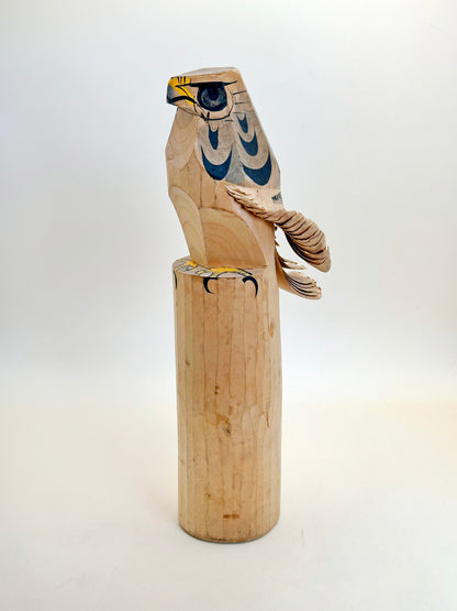 K25090 - Sasano Ittobori hawk wood carving 笹野一刀彫