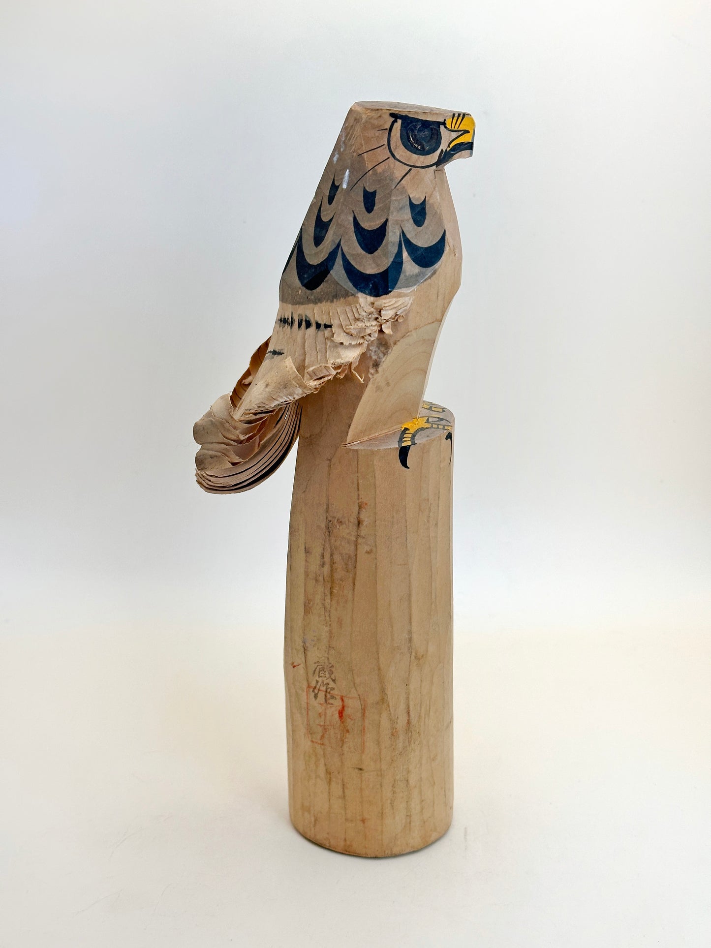 K25090 - Sasano Ittobori hawk wood carving 笹野一刀彫