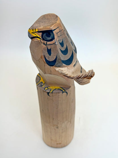 K25090 - Sasano Ittobori hawk wood carving 笹野一刀彫