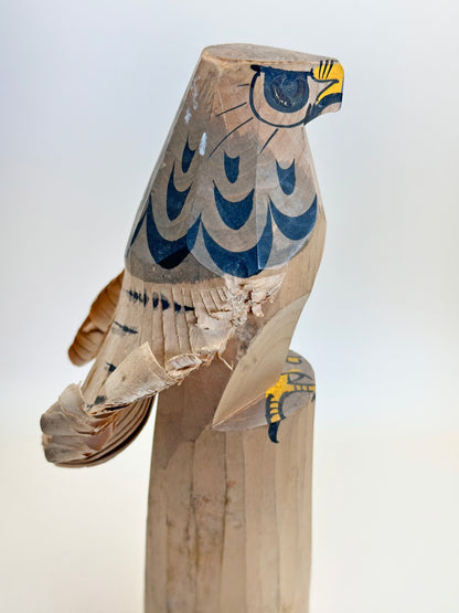 K25090 - Sasano Ittobori hawk wood carving 笹野一刀彫
