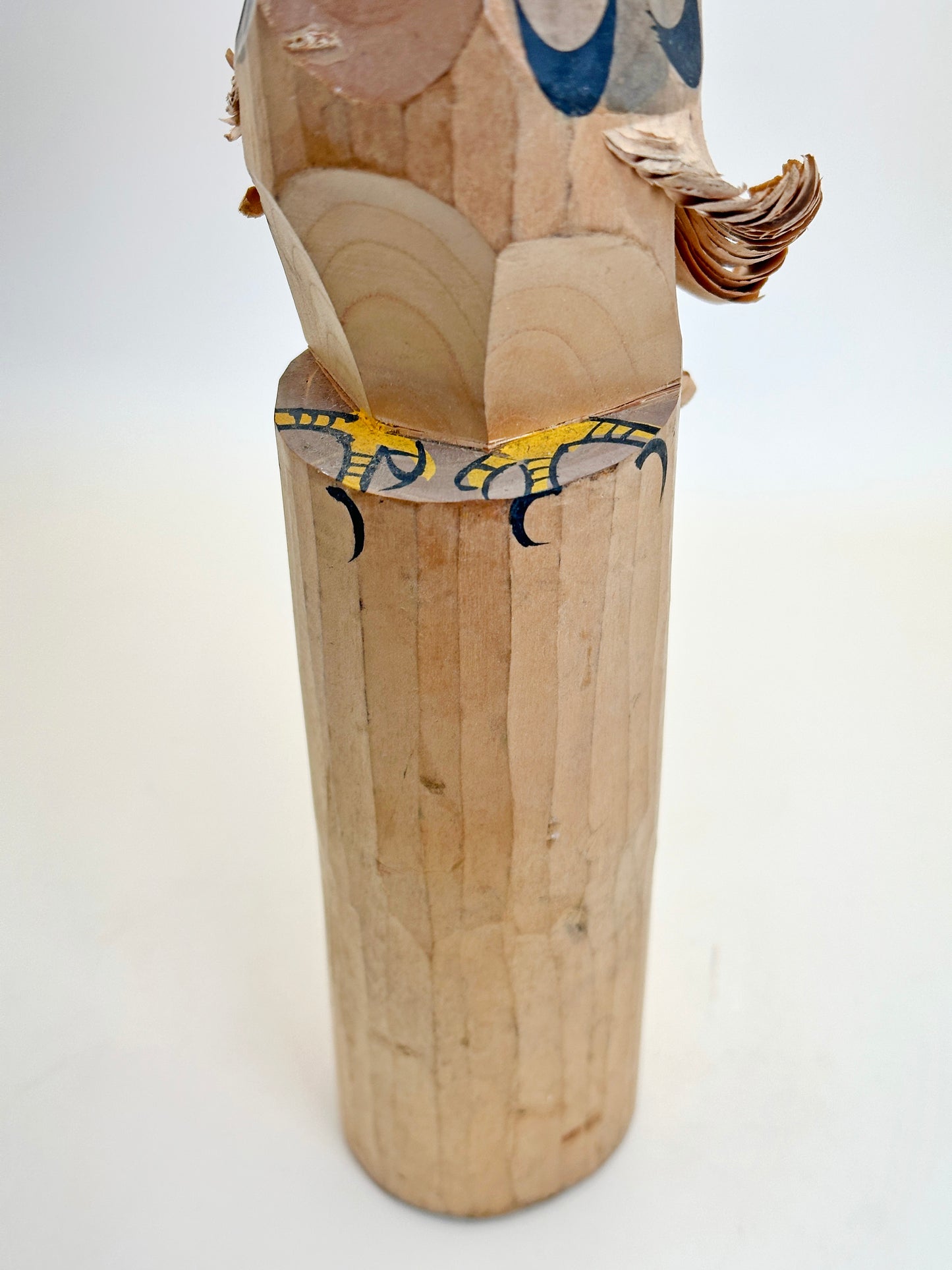 K25090 - Sasano Ittobori hawk wood carving 笹野一刀彫