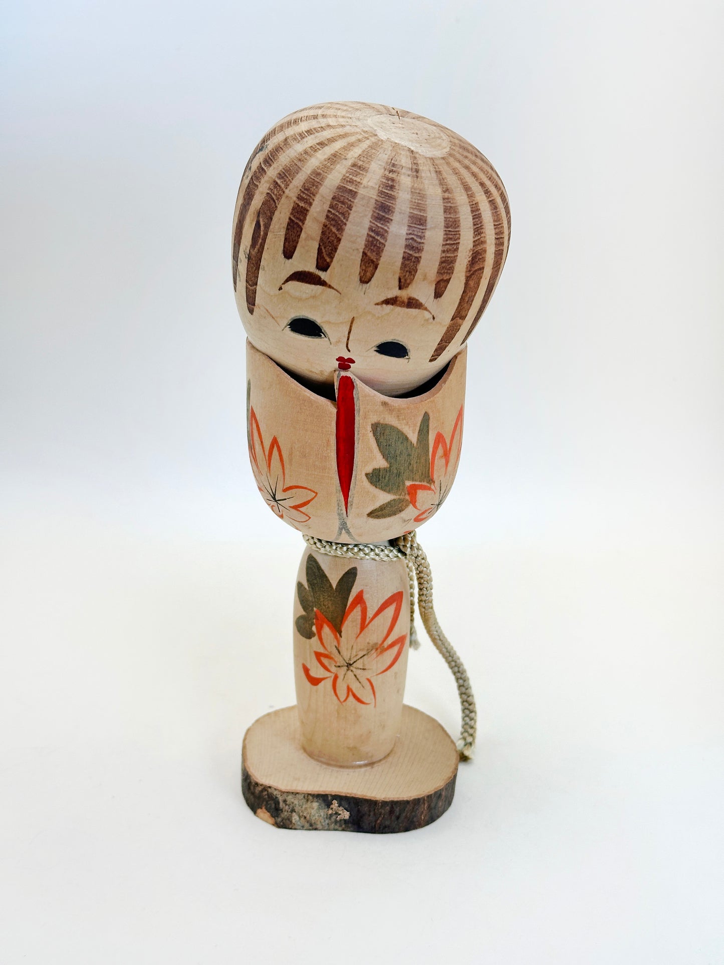 K18123 - Omiyage Kokeshi from Tōhoku 東北の紅葉