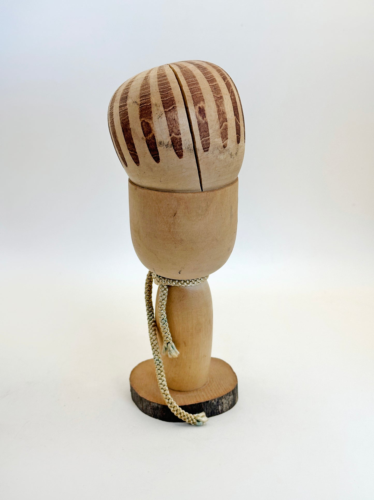 K18123 - Omiyage Kokeshi from Tōhoku 東北の紅葉