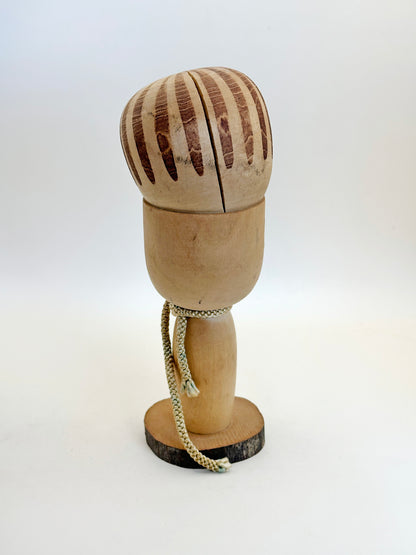 K18123 - Omiyage Kokeshi from Tōhoku 東北の紅葉