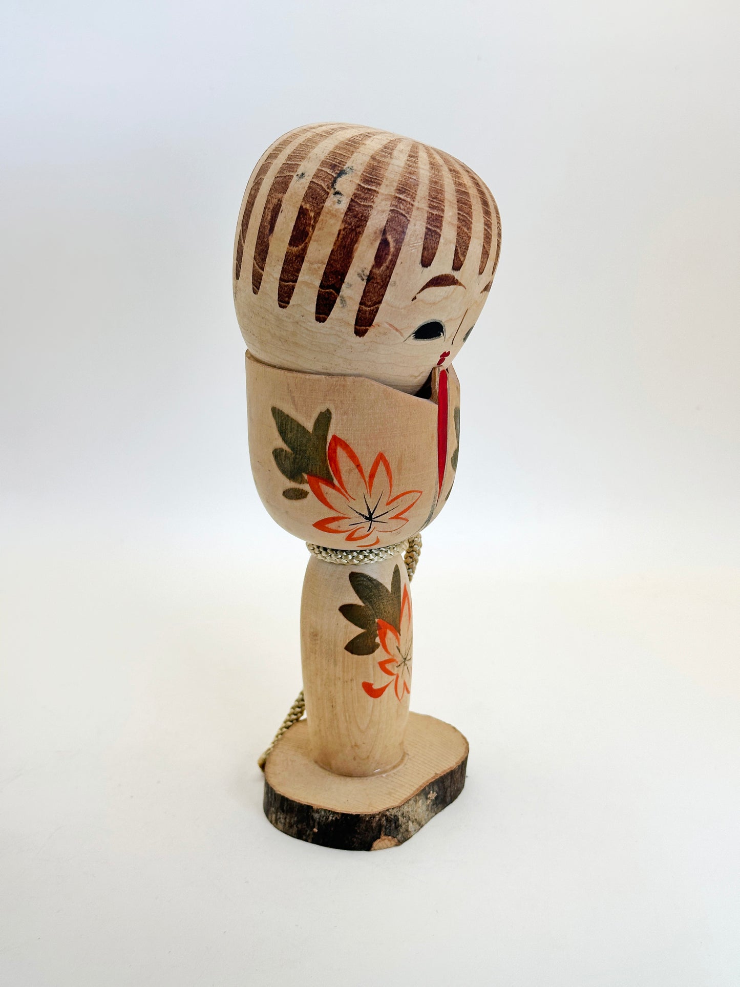 K18123 - Omiyage Kokeshi from Tōhoku 東北の紅葉