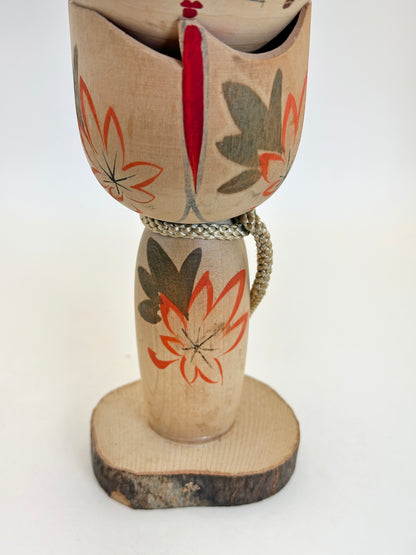 K18123 - Omiyage Kokeshi from Tōhoku 東北の紅葉