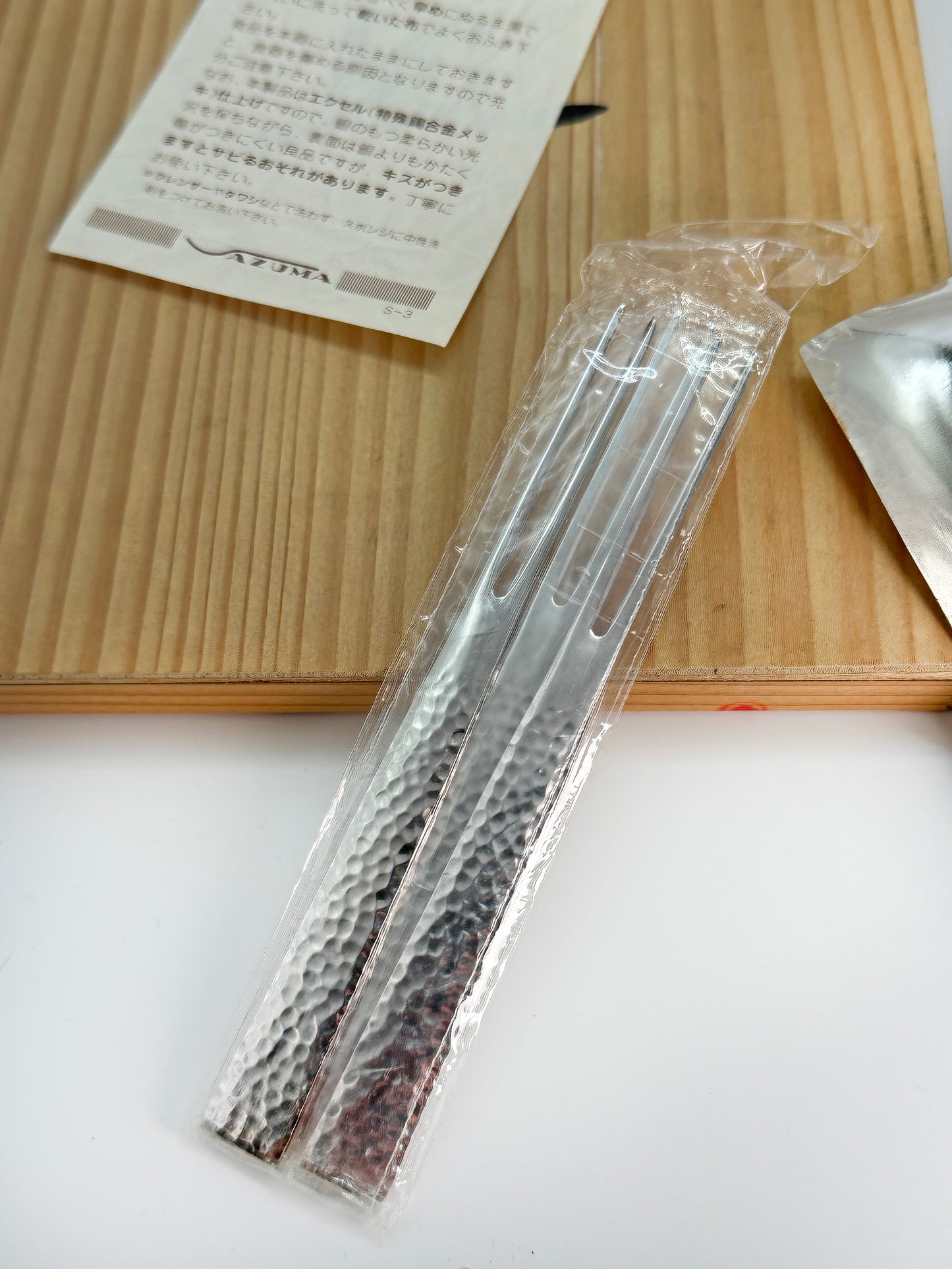 TB258 - AZUMA Juego de platos individuales con acabado plateado 銀仕上 銘々皿