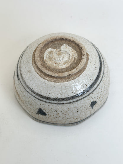 TB404 -  Karatsu-yaki kashibachi Bowl 唐津焼