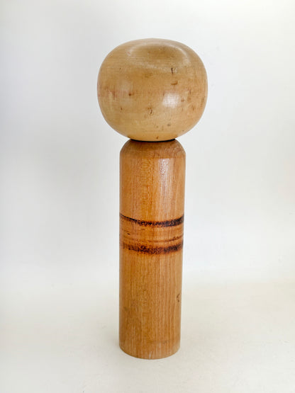 K25163 - Kokeshi sōsaku de Eiko Shibata 柴田栄子