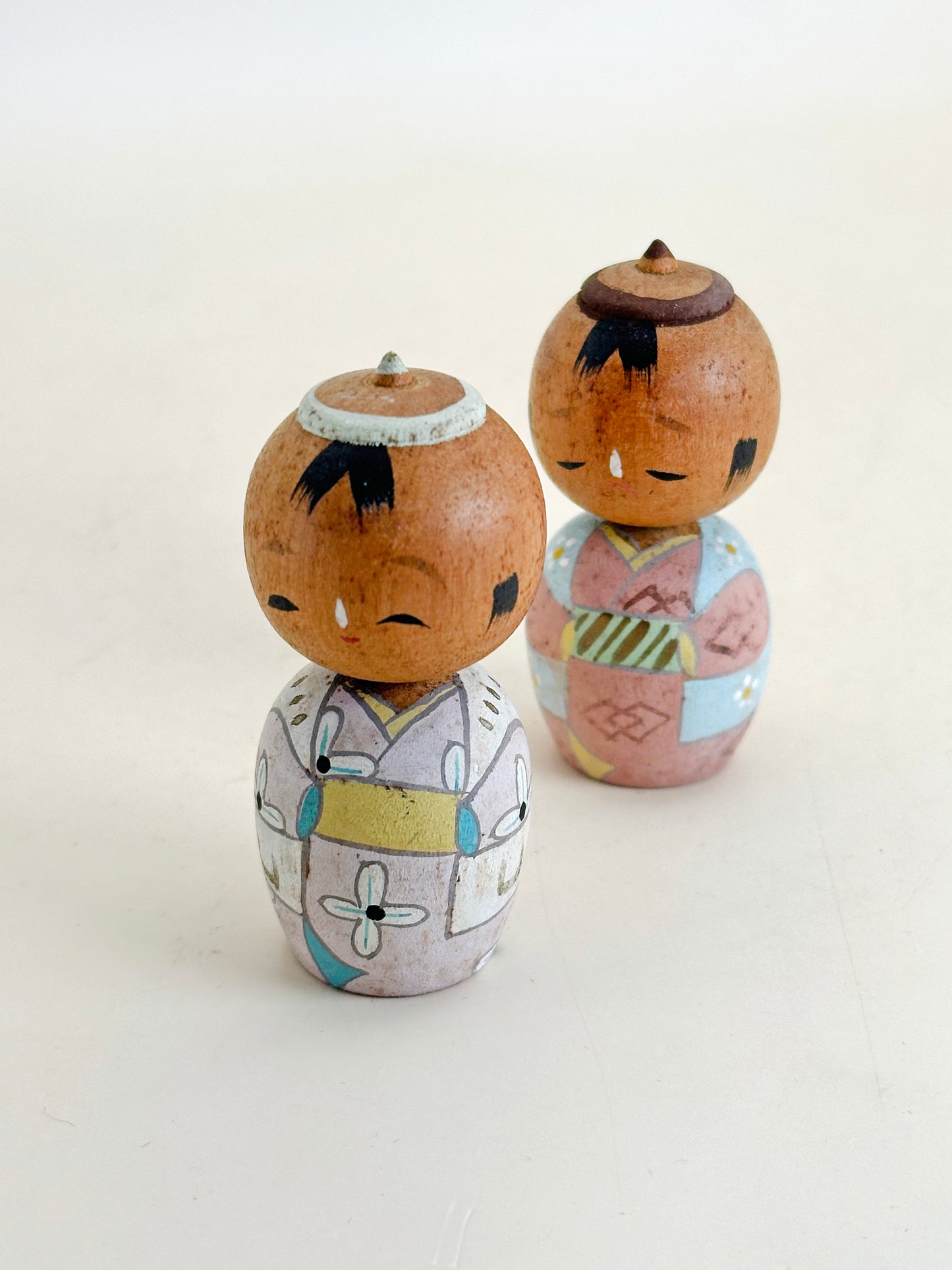 K05067 - Sosaku Kokeshi from Senshukai 千趣会