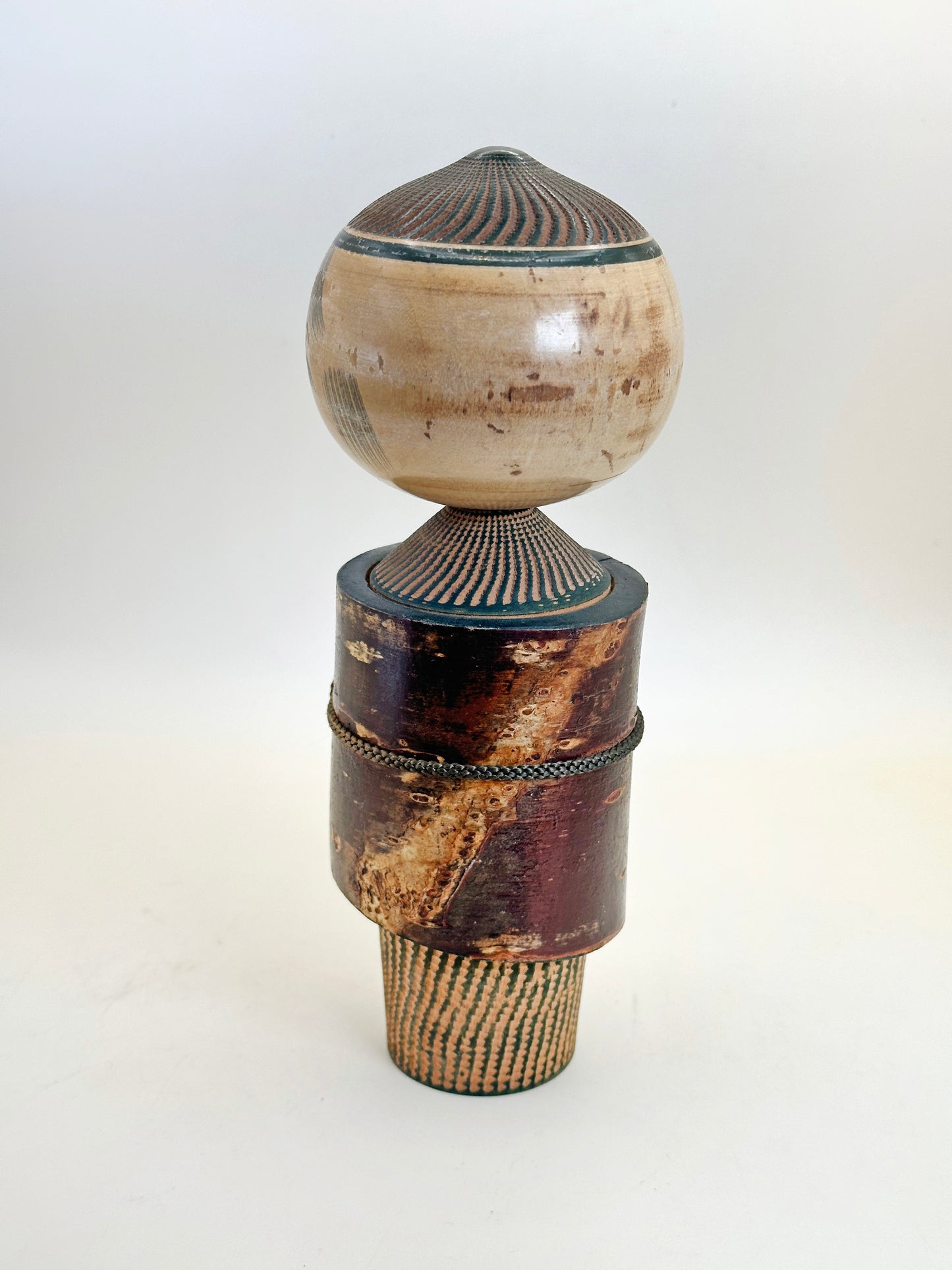 K20112 - Sosaku Kokeshi de Noboru Tamura 田村昇