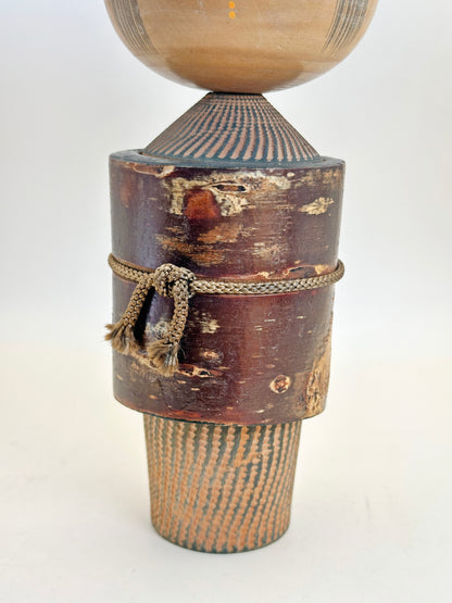 K20112 - Sosaku Kokeshi de Noboru Tamura 田村昇