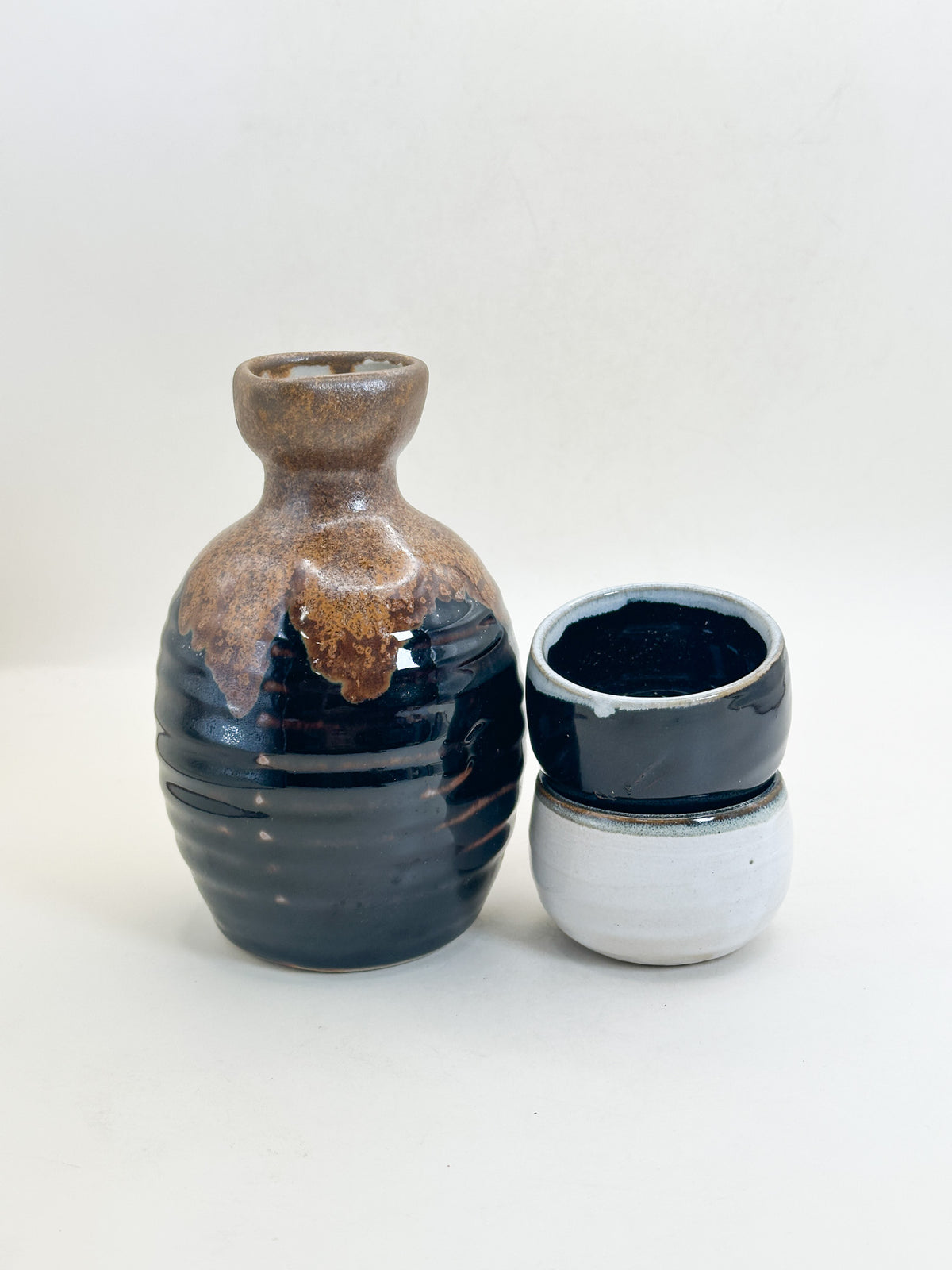 TB409 - Kyō-yaki Sake Set 京焼