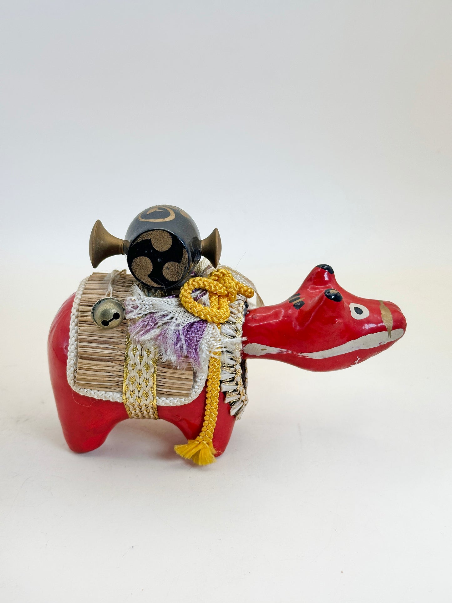 FT288 - Hariko Akabeko – Red Cow Paper Mache 赤べこ