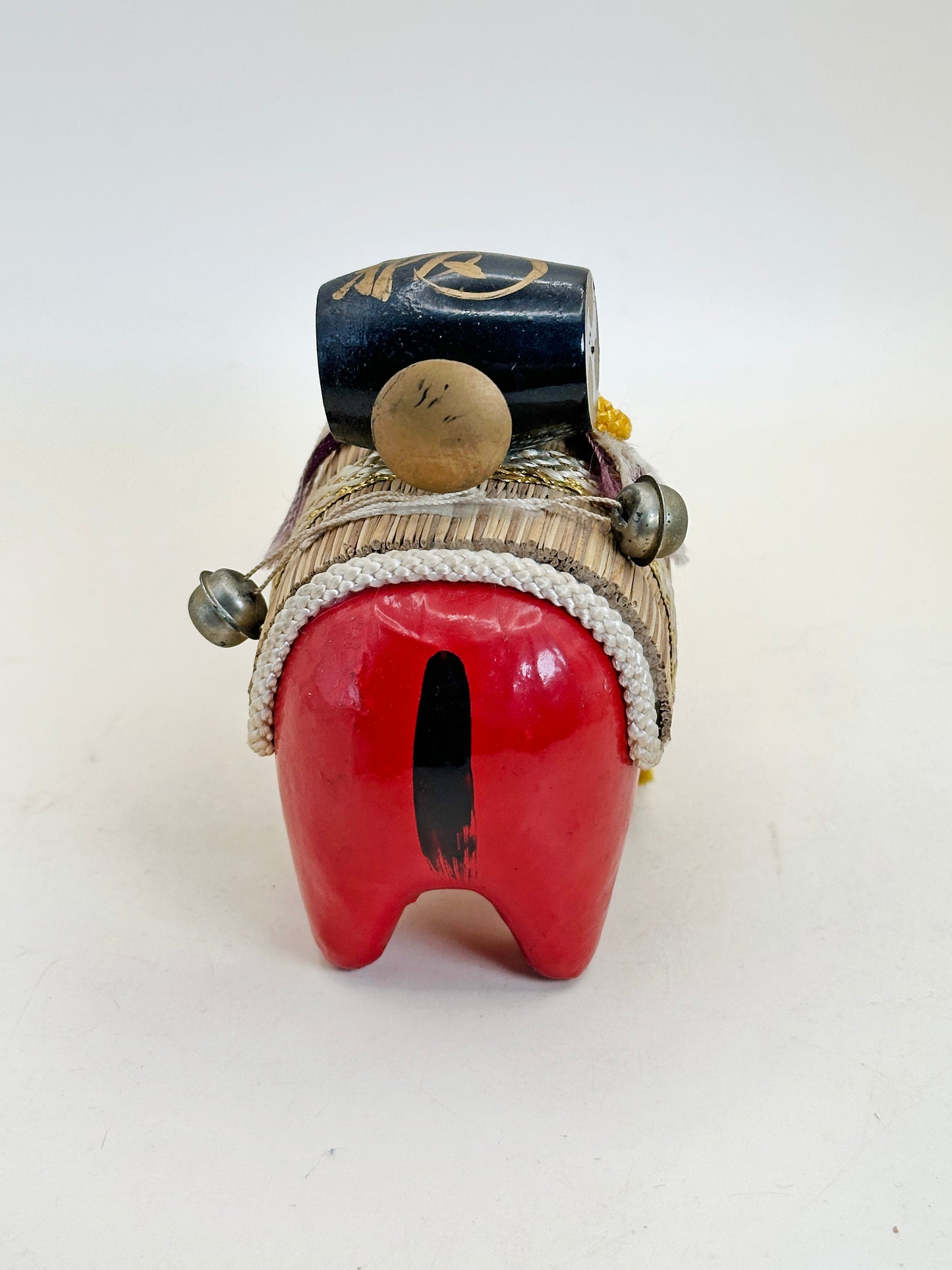 FT288 - Hariko Akabeko – Red Cow Paper Mache 赤べこ