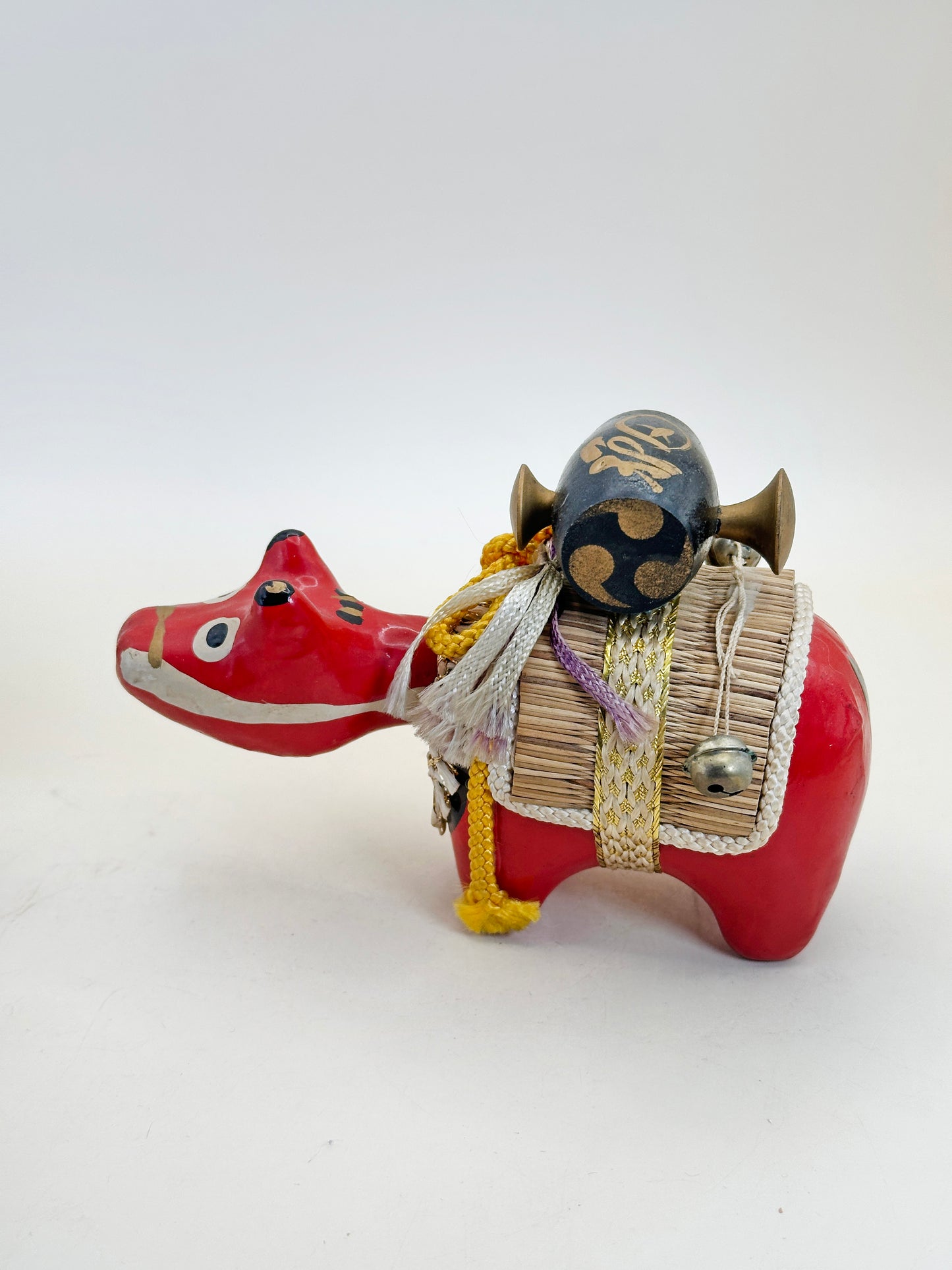 FT288 - Hariko Akabeko – Red Cow Paper Mache 赤べこ