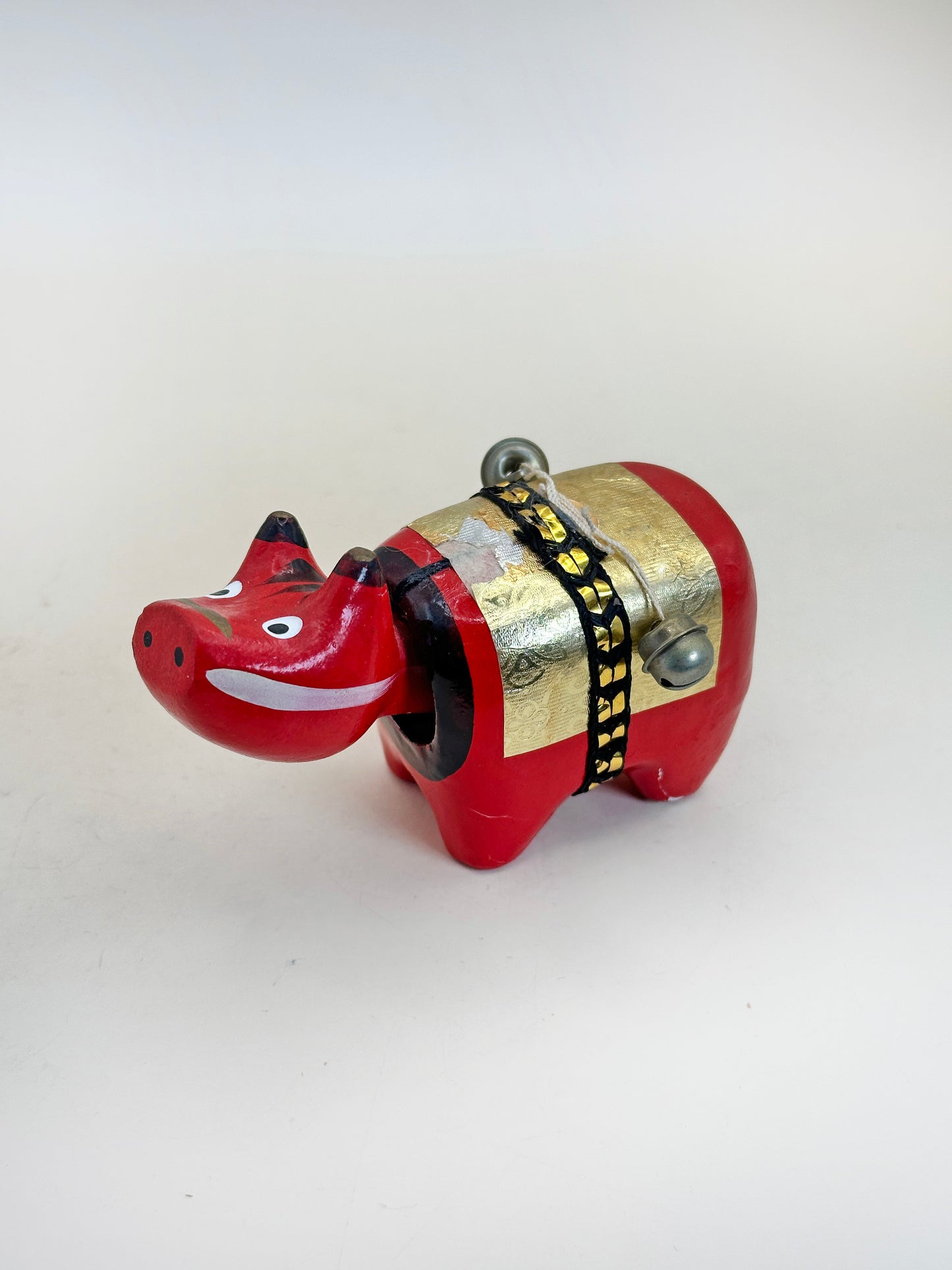 FT289 - Hariko Akabeko – Red Cow Paper Mache 赤べこ