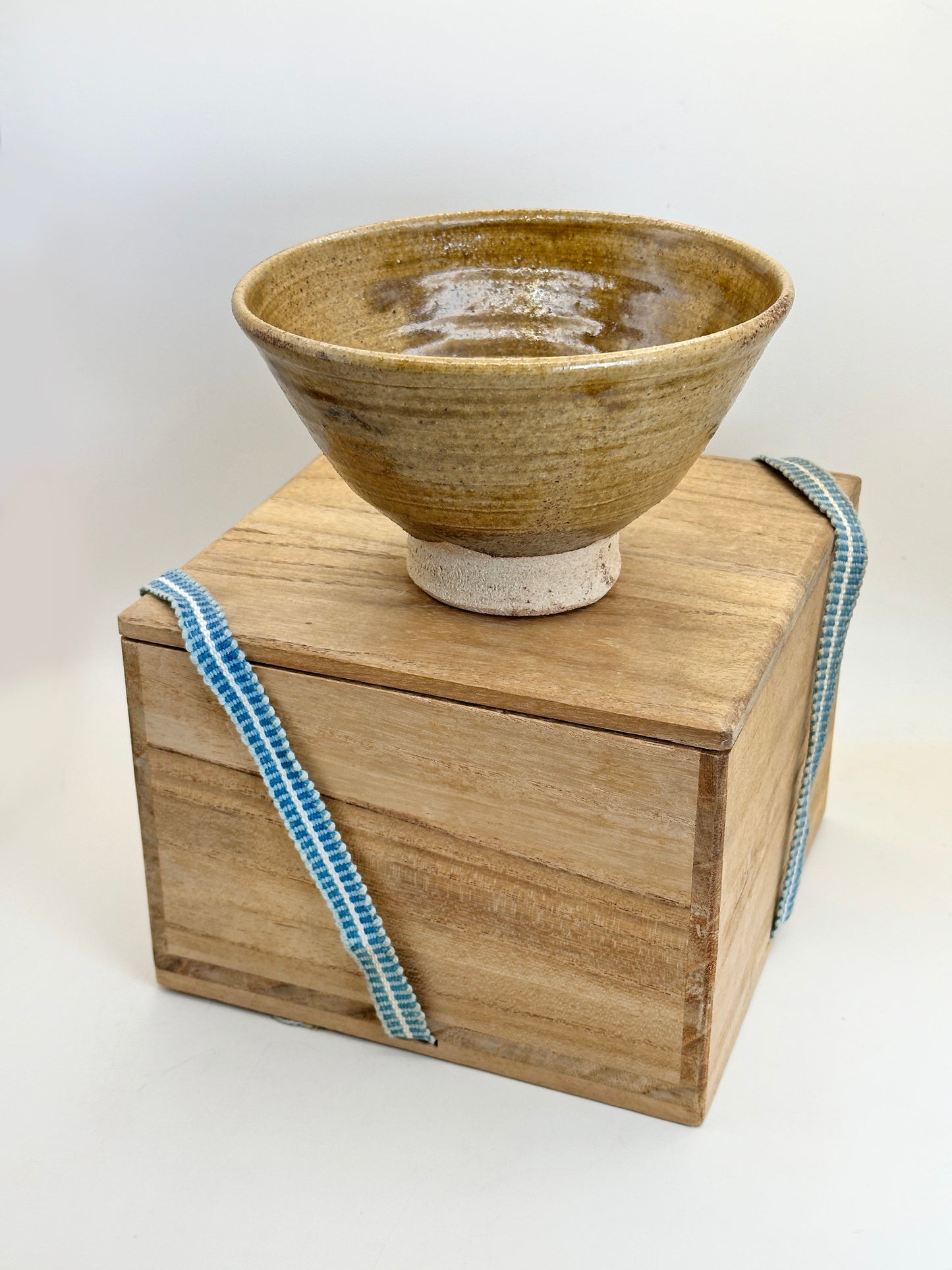 TC41 - Shigaraki-yaki Chawan by Nishida Ryōei 西田亮栄